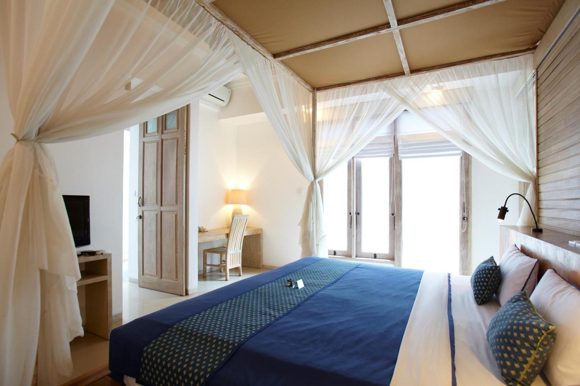 Artemis 4* Seminyak (Bali)