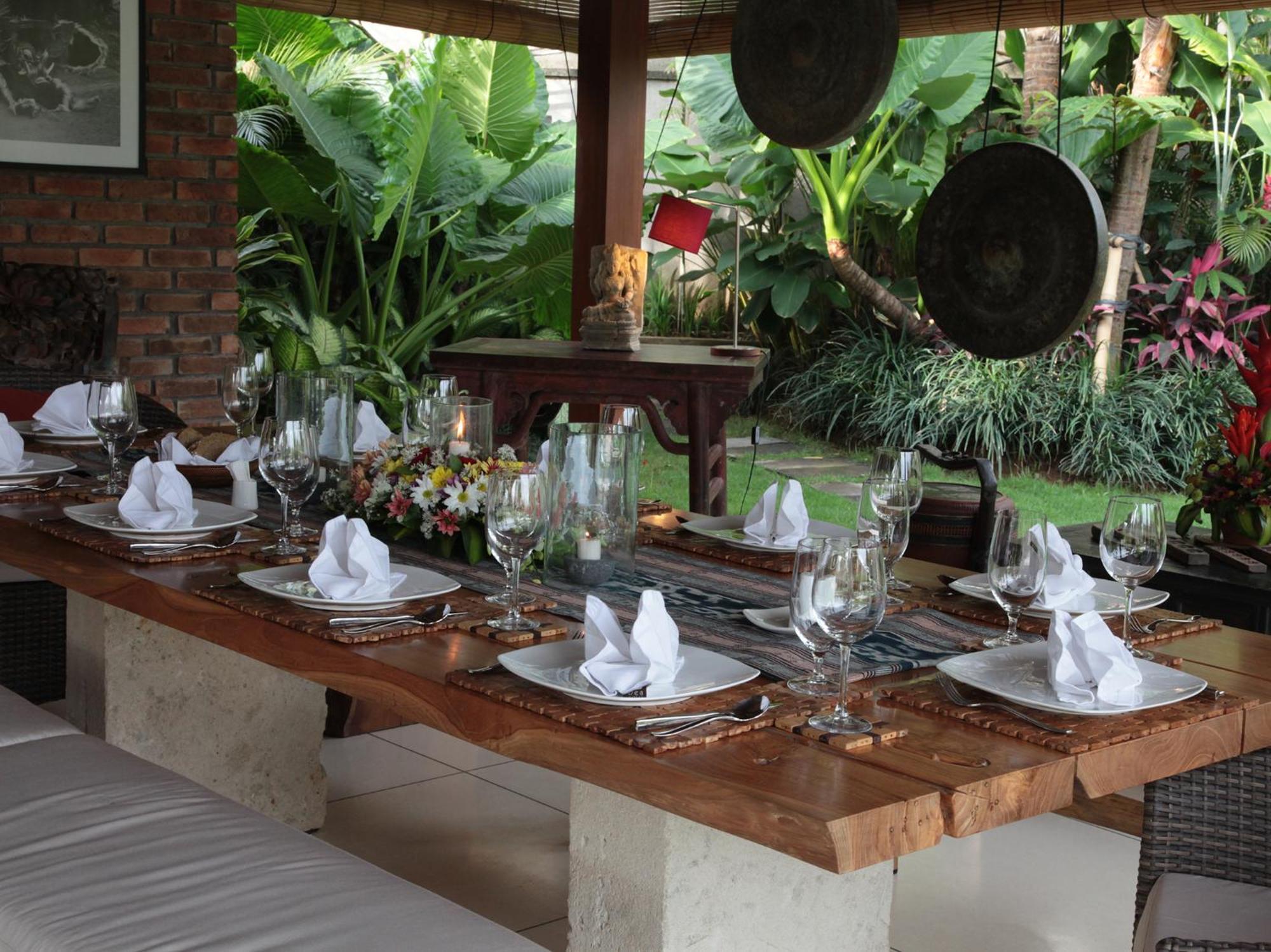 Dea Villa *