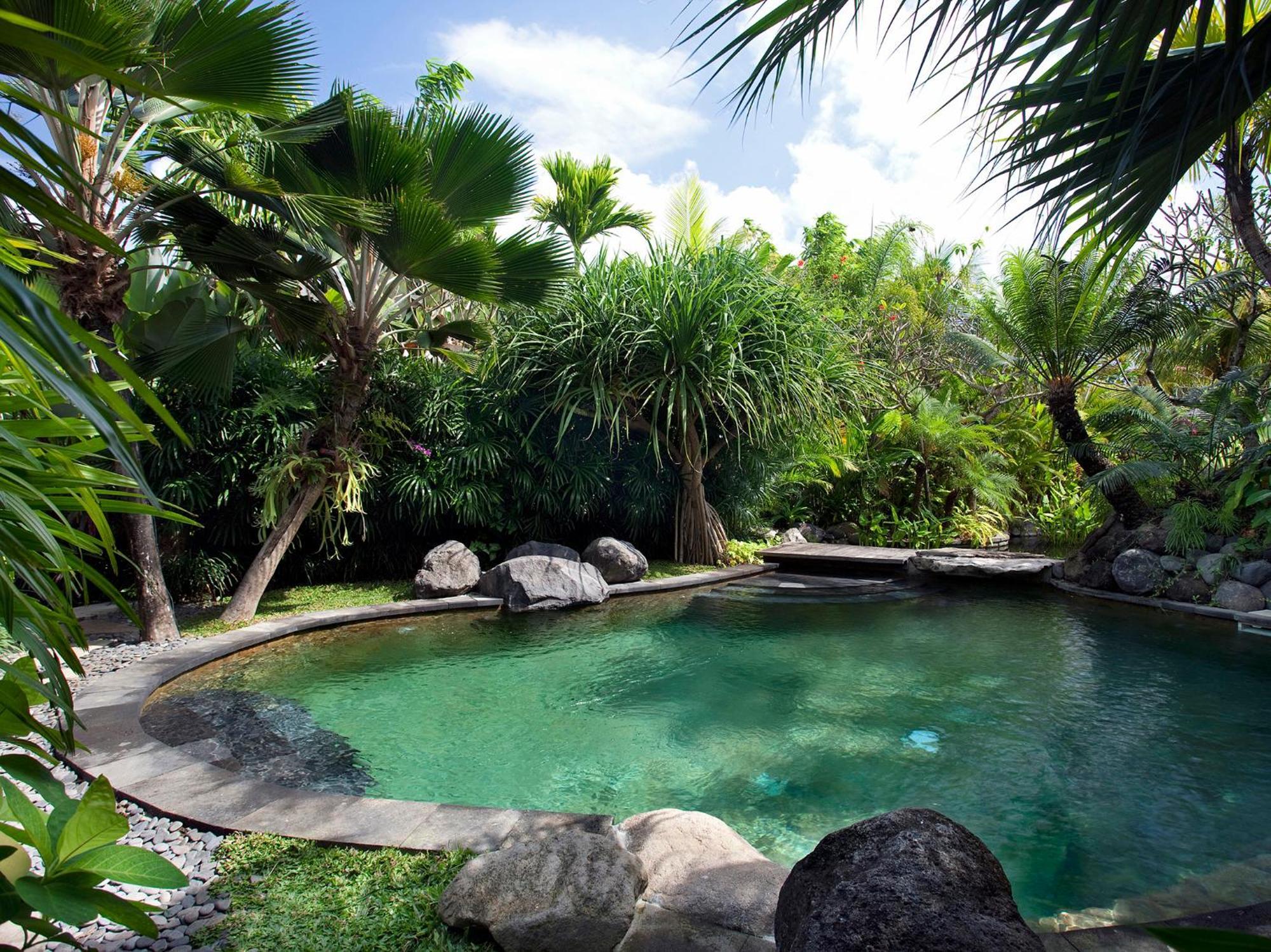 Dea Villa *