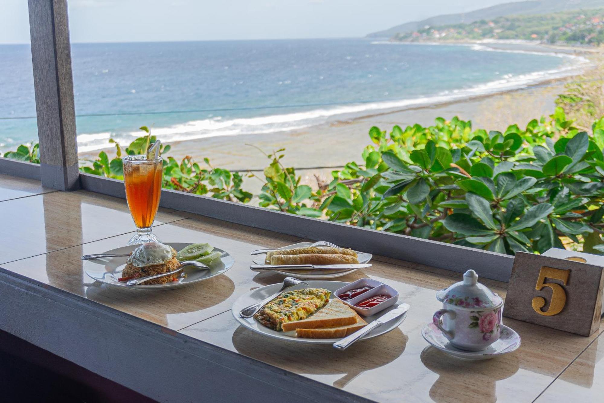 Manta With Sea View Batununggul