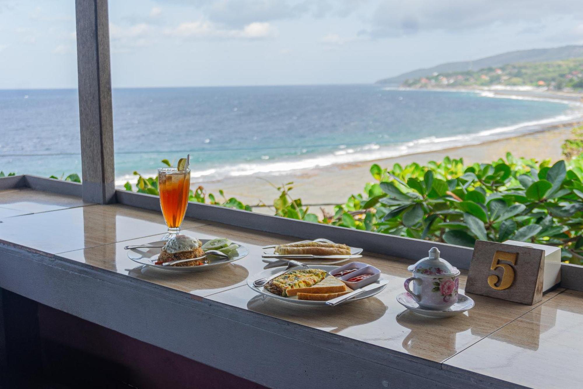 Manta With Sea View