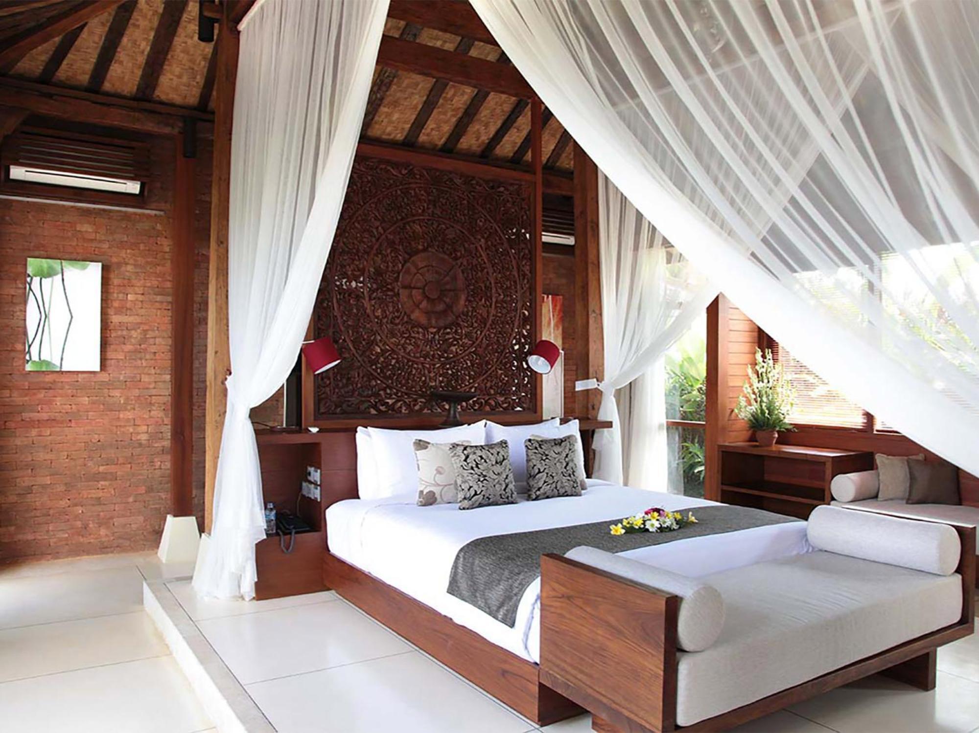 Dea Villa *