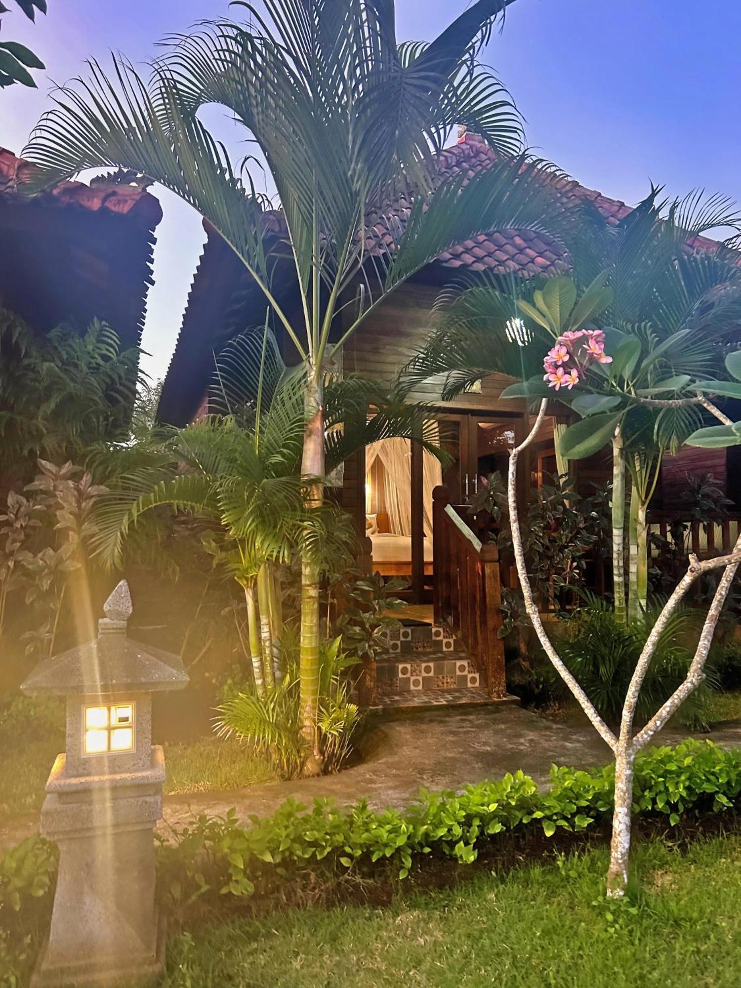 Island Garden Huts
