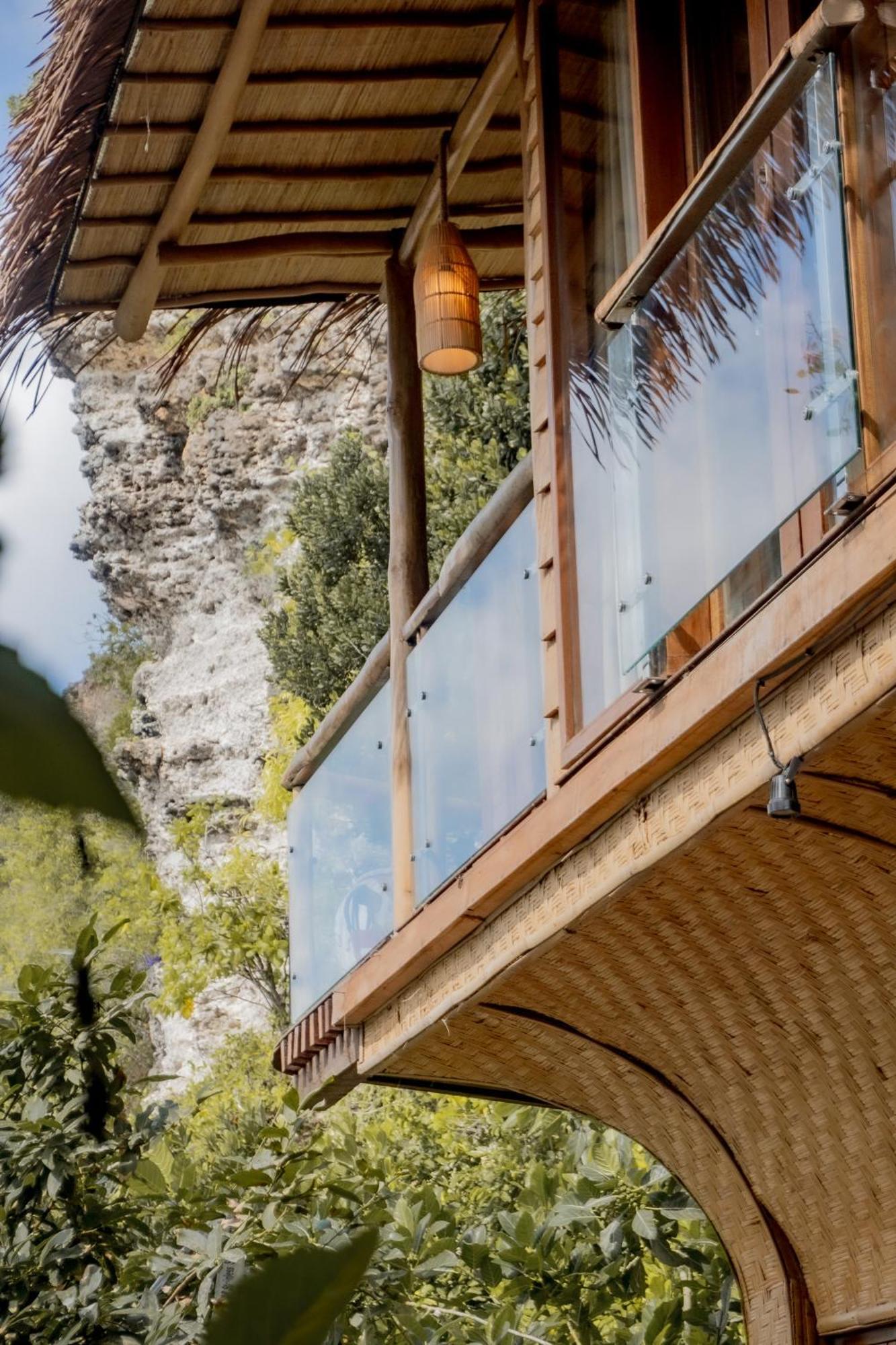 The Korowai Uluwatu (Bali)
