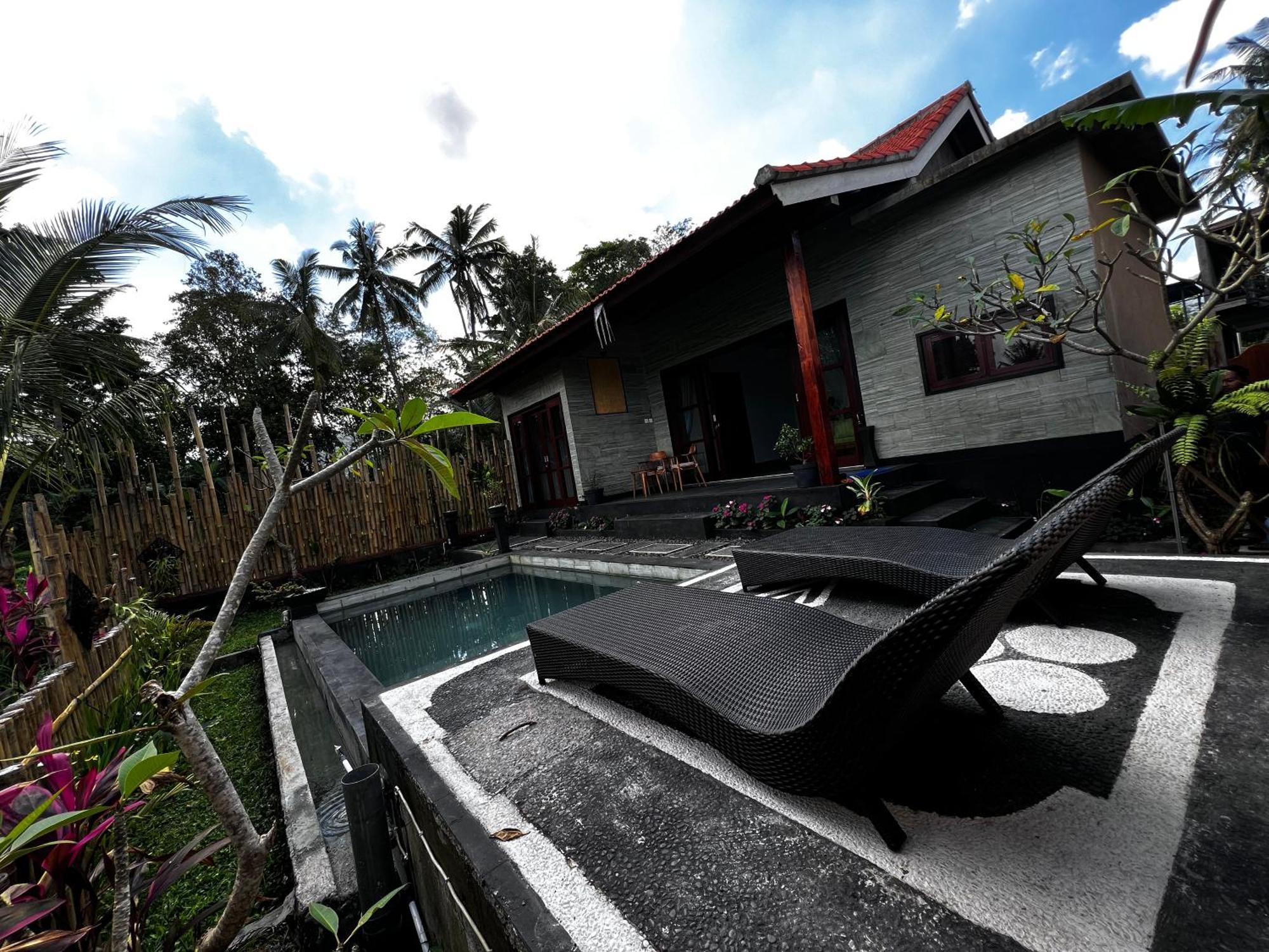 Ume Dukuh Sidemen Lodge