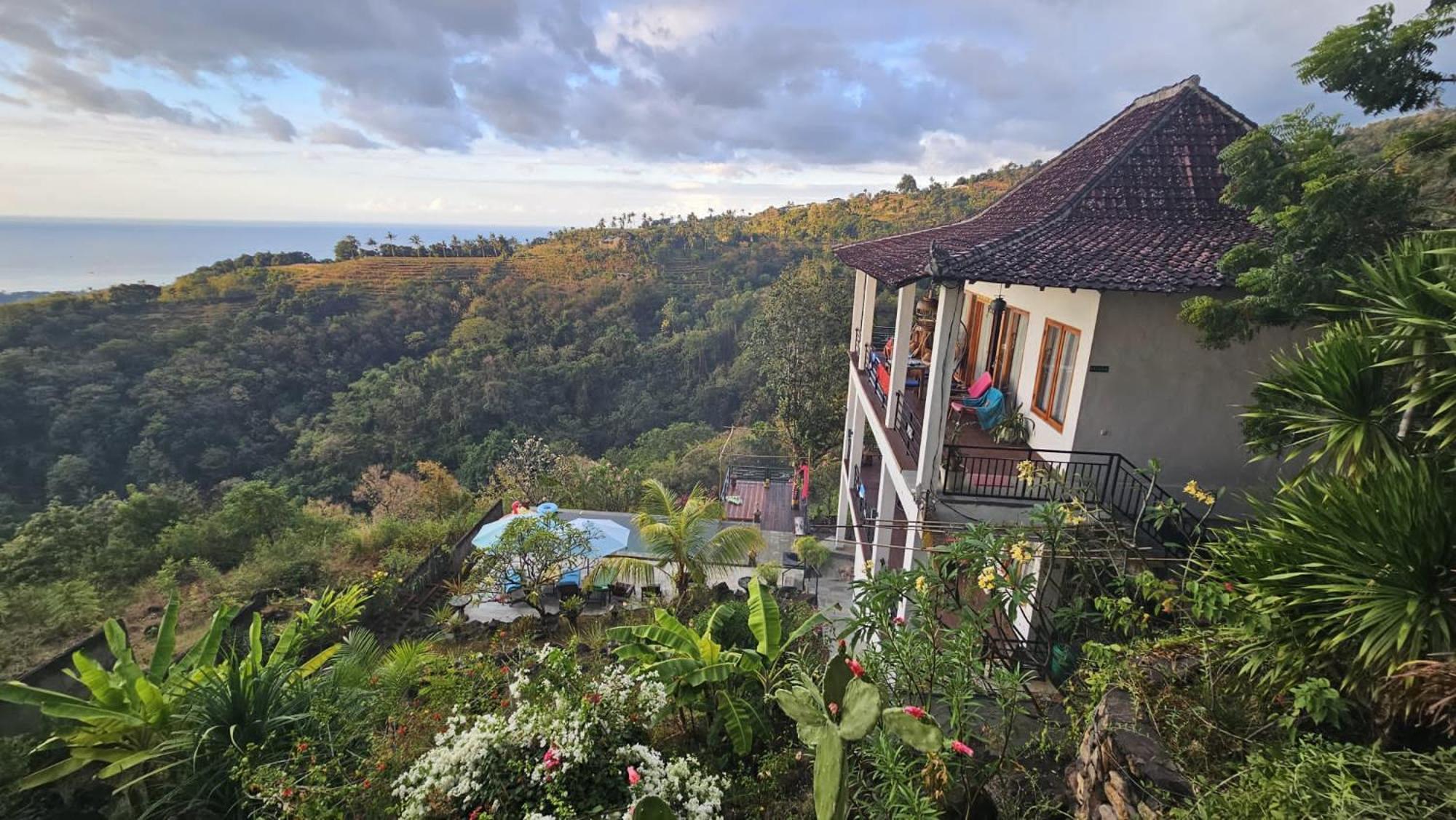 Liri - Ocean, Hills, Valley View Villa