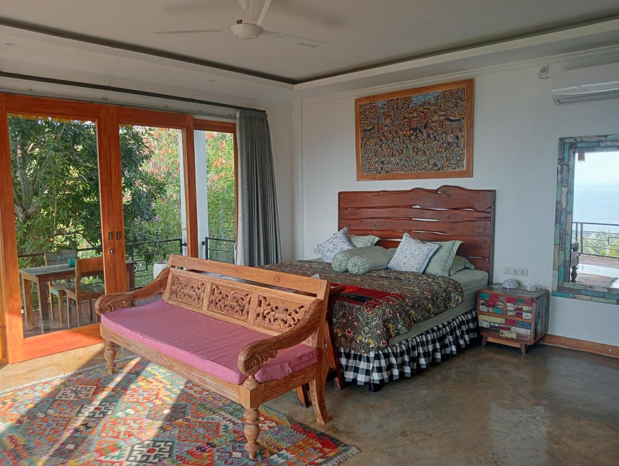Liri - Ocean, Hills, Valley View Villa Lovina (Bali)