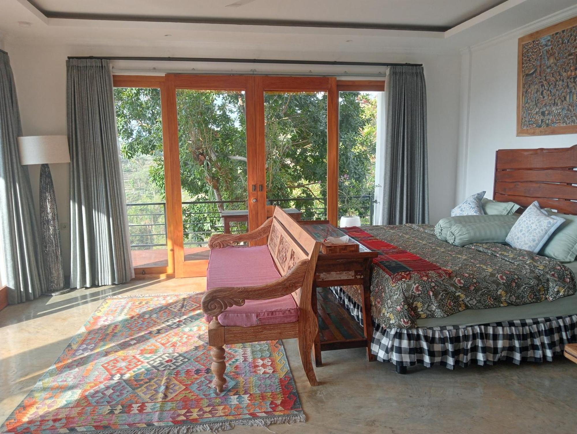 Liri - Ocean, Hills, Valley View * Lovina (Bali)