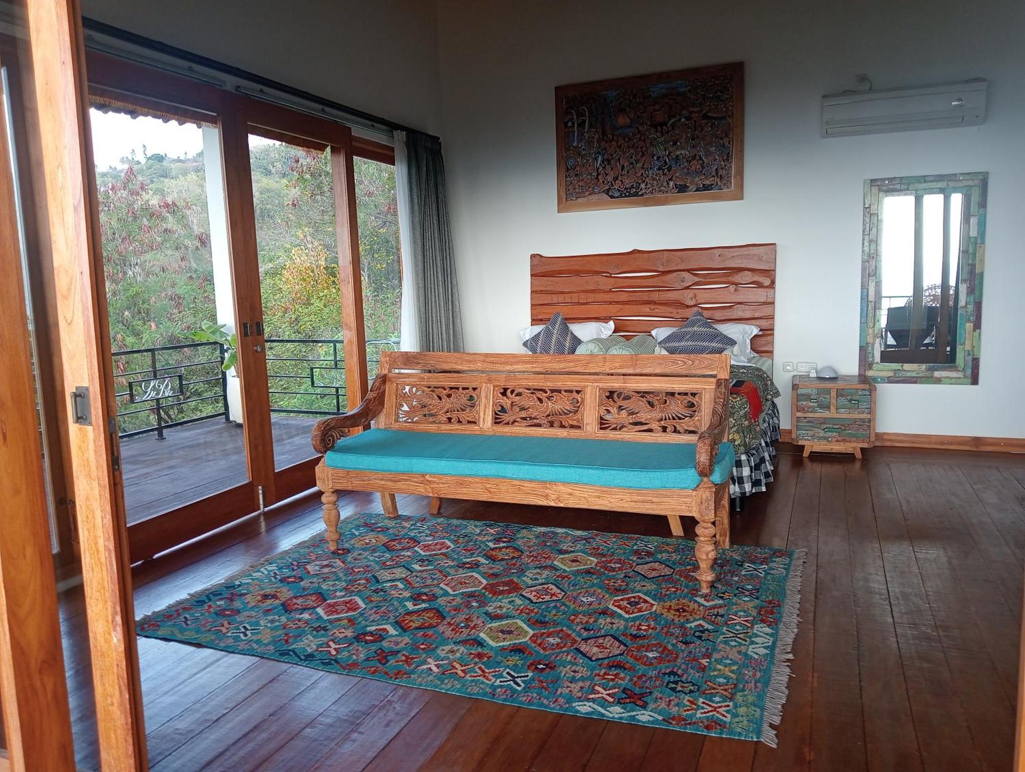 Liri - Ocean, Hills, Valley View Lovina (Bali)