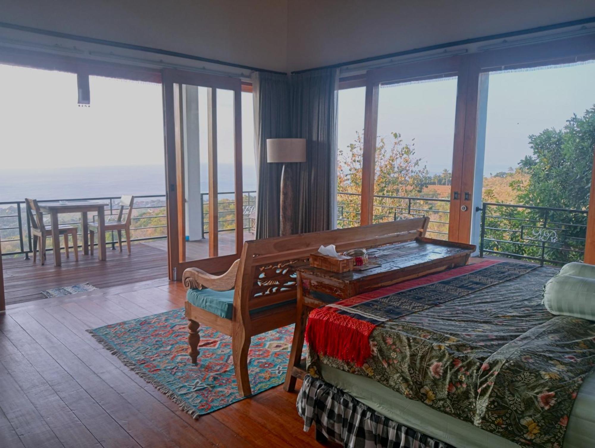 Liri - Ocean, Hills, Valley View Villa