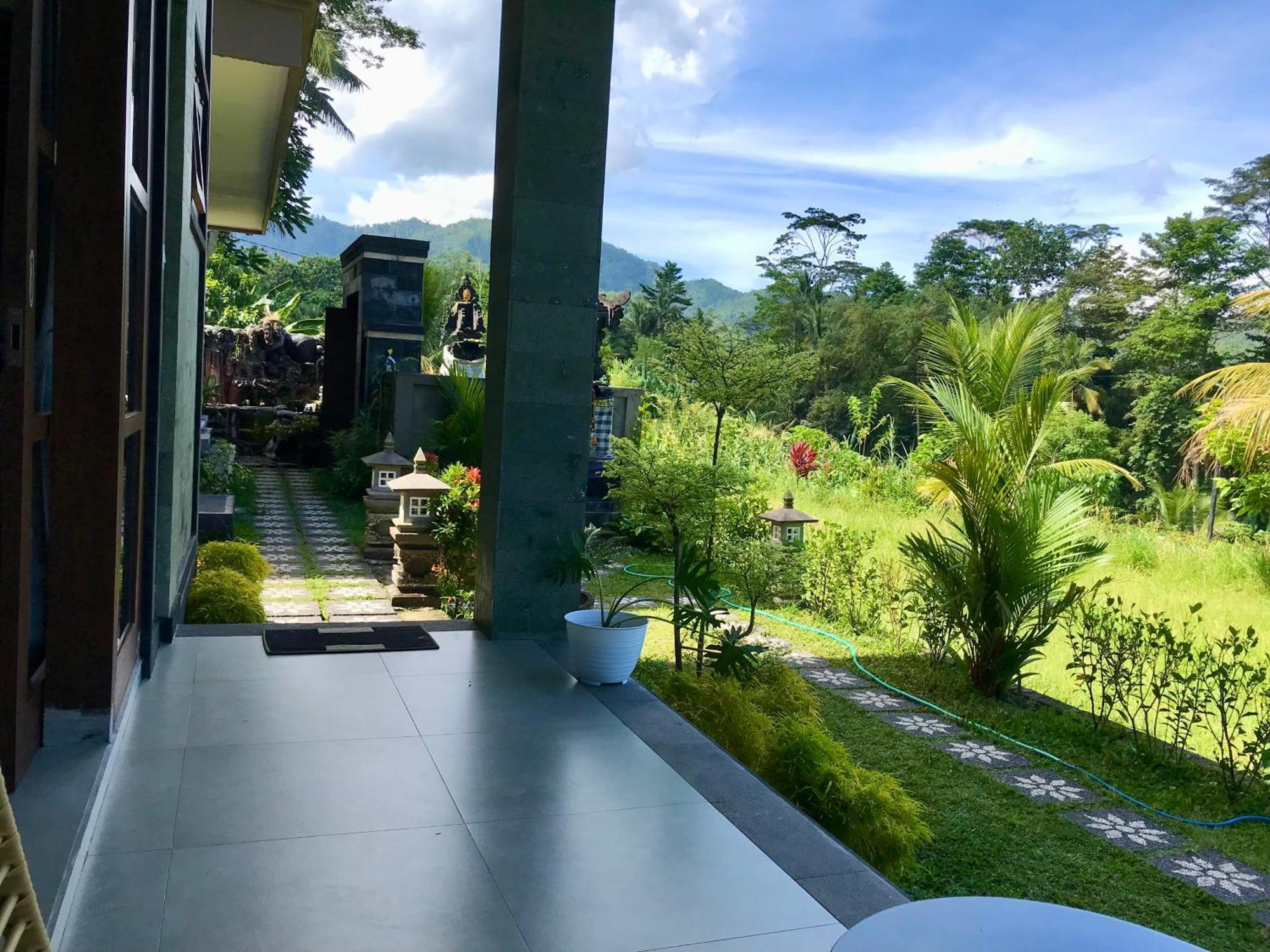 Ume Dukuh Sidemen Lodge