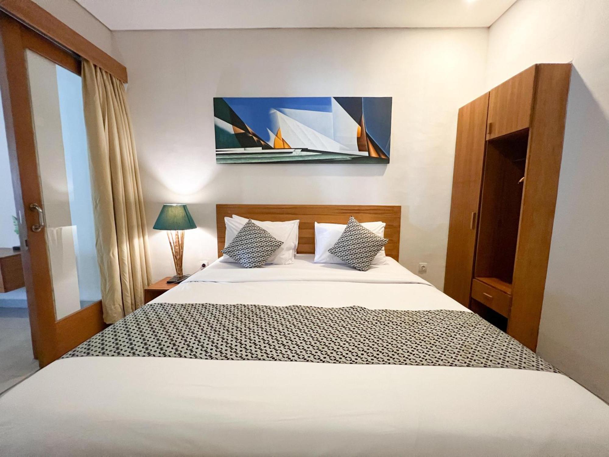 Apple & Holiday park 4*