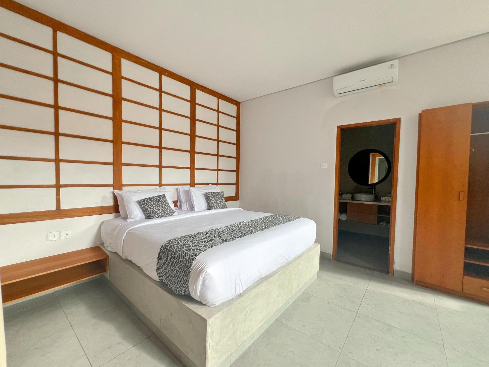 Apple & Holiday park Seminyak (Bali)