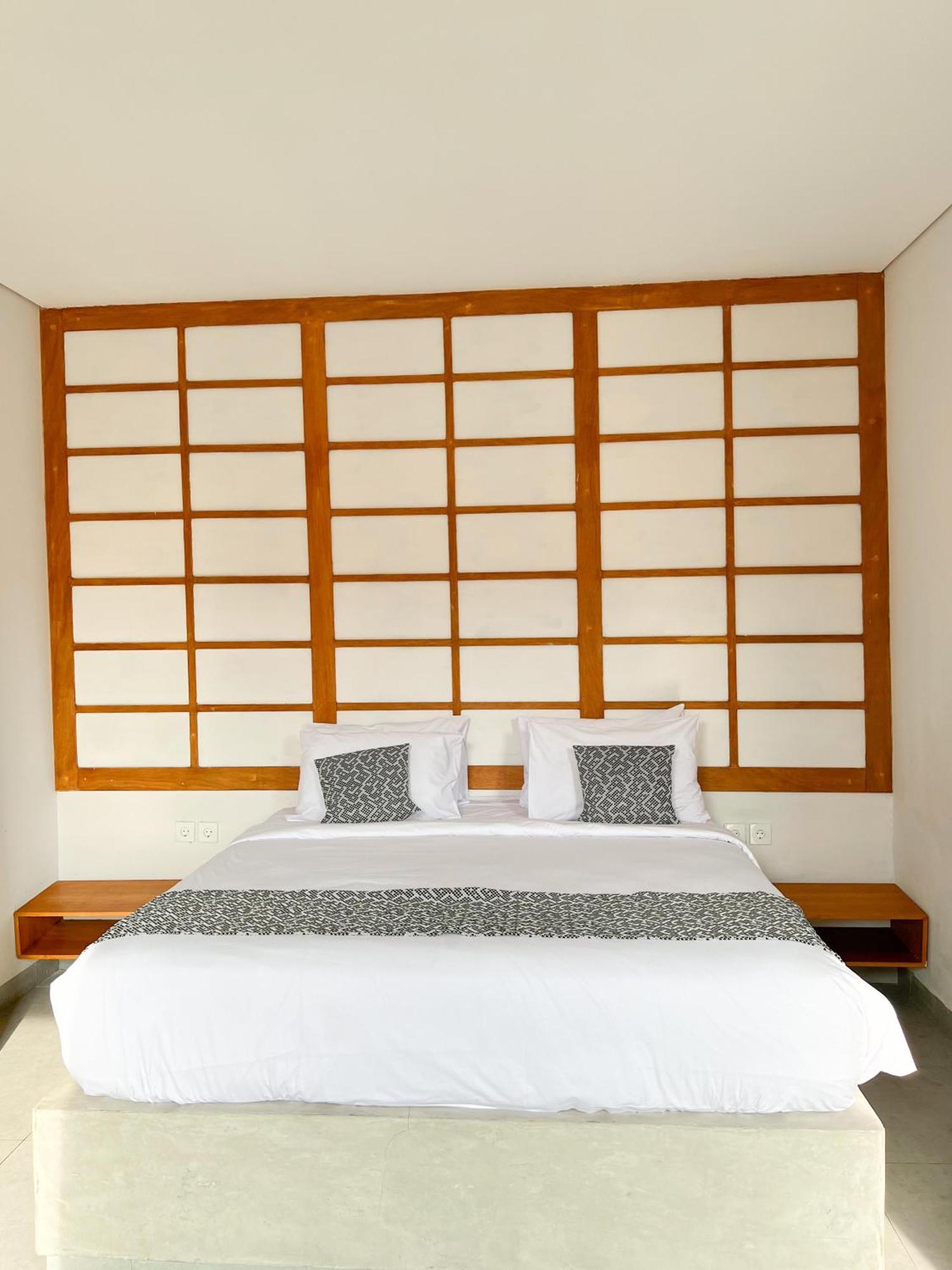 Apple & Holiday park 4*