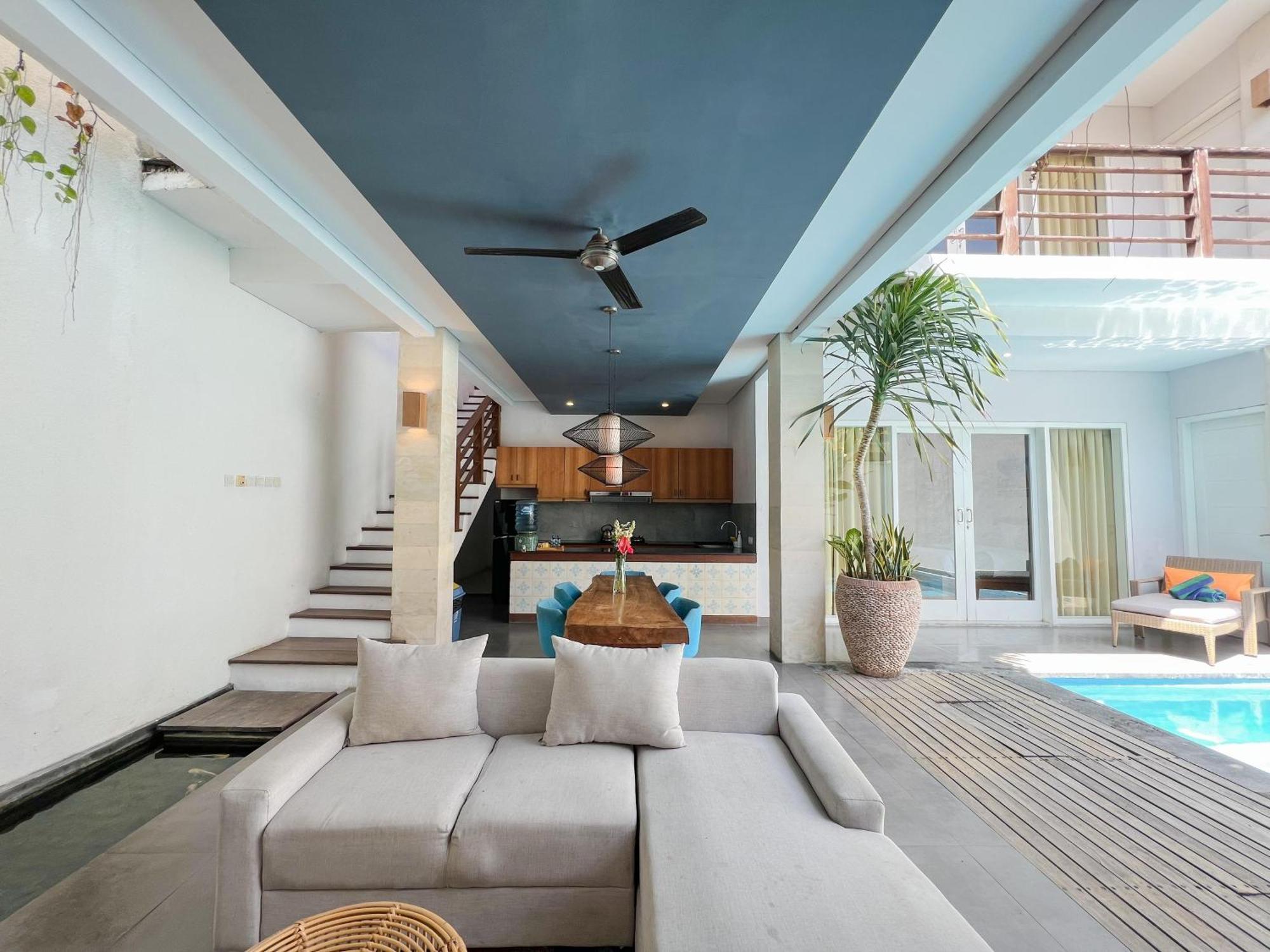 Apple & 4* Seminyak (Bali)