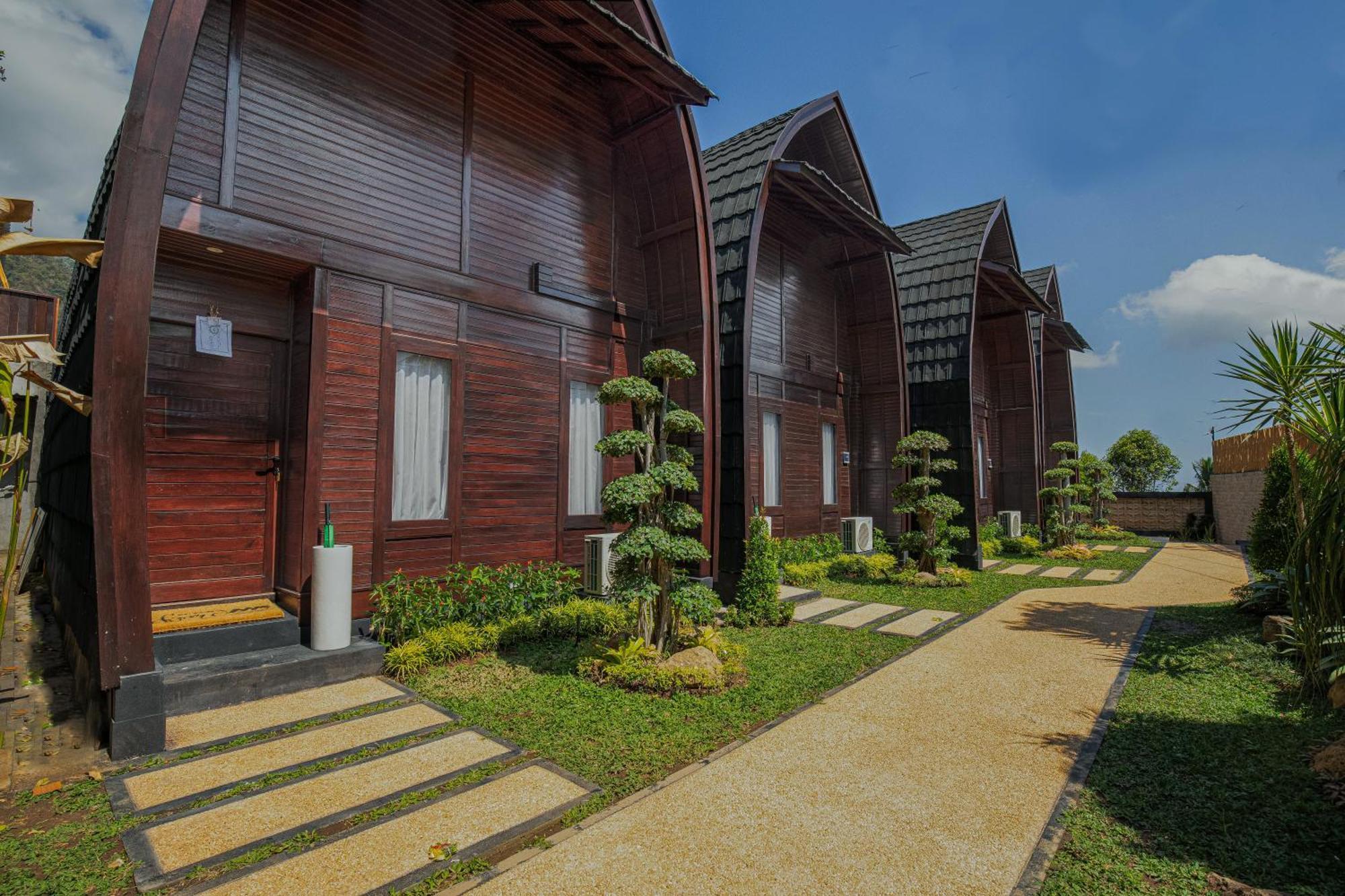 Munduk Kupang Sekumpul Hotel