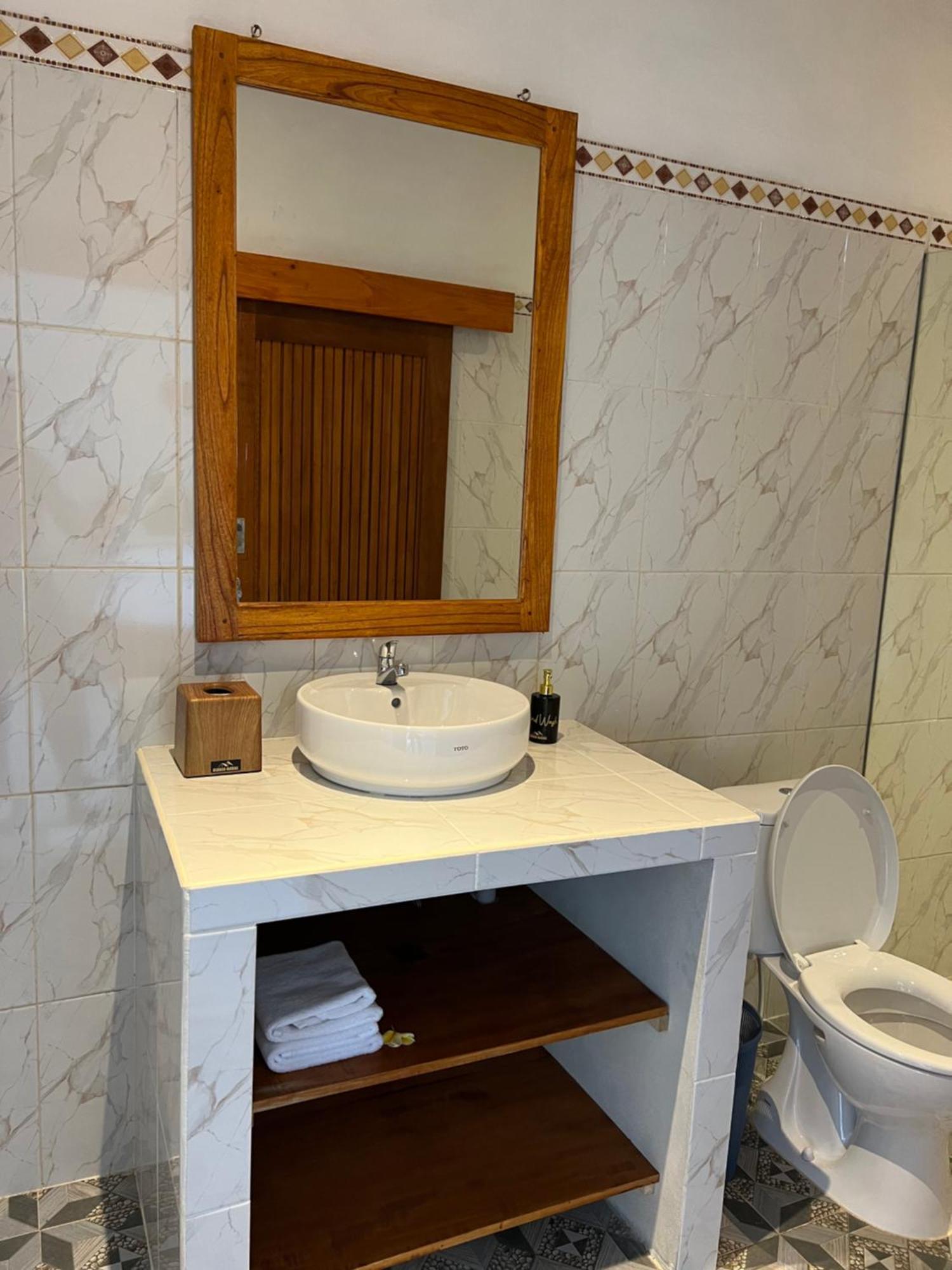 Bisbis House Iseh Village Guest house Selat