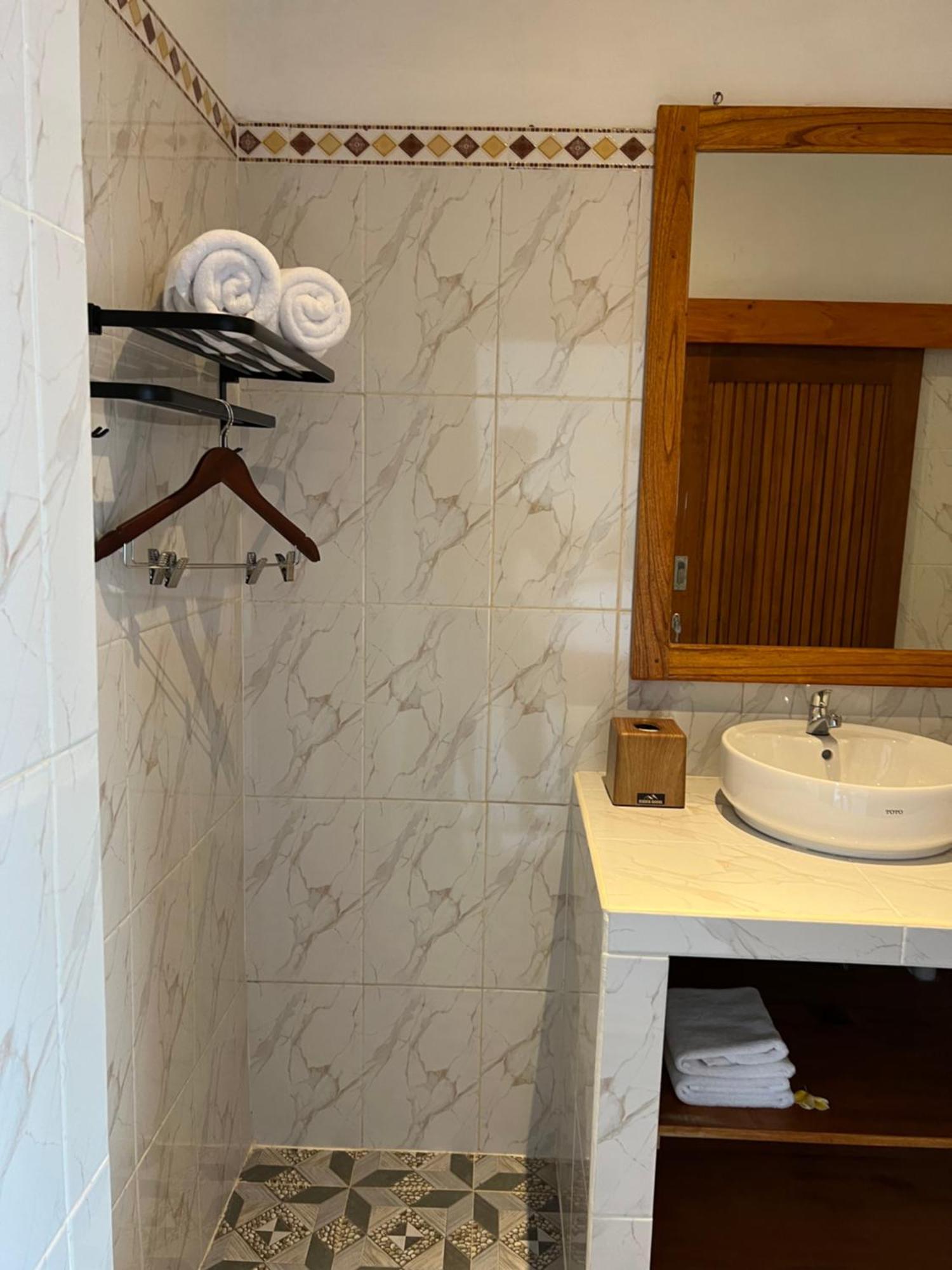 Bisbis House Iseh Village Guest house *