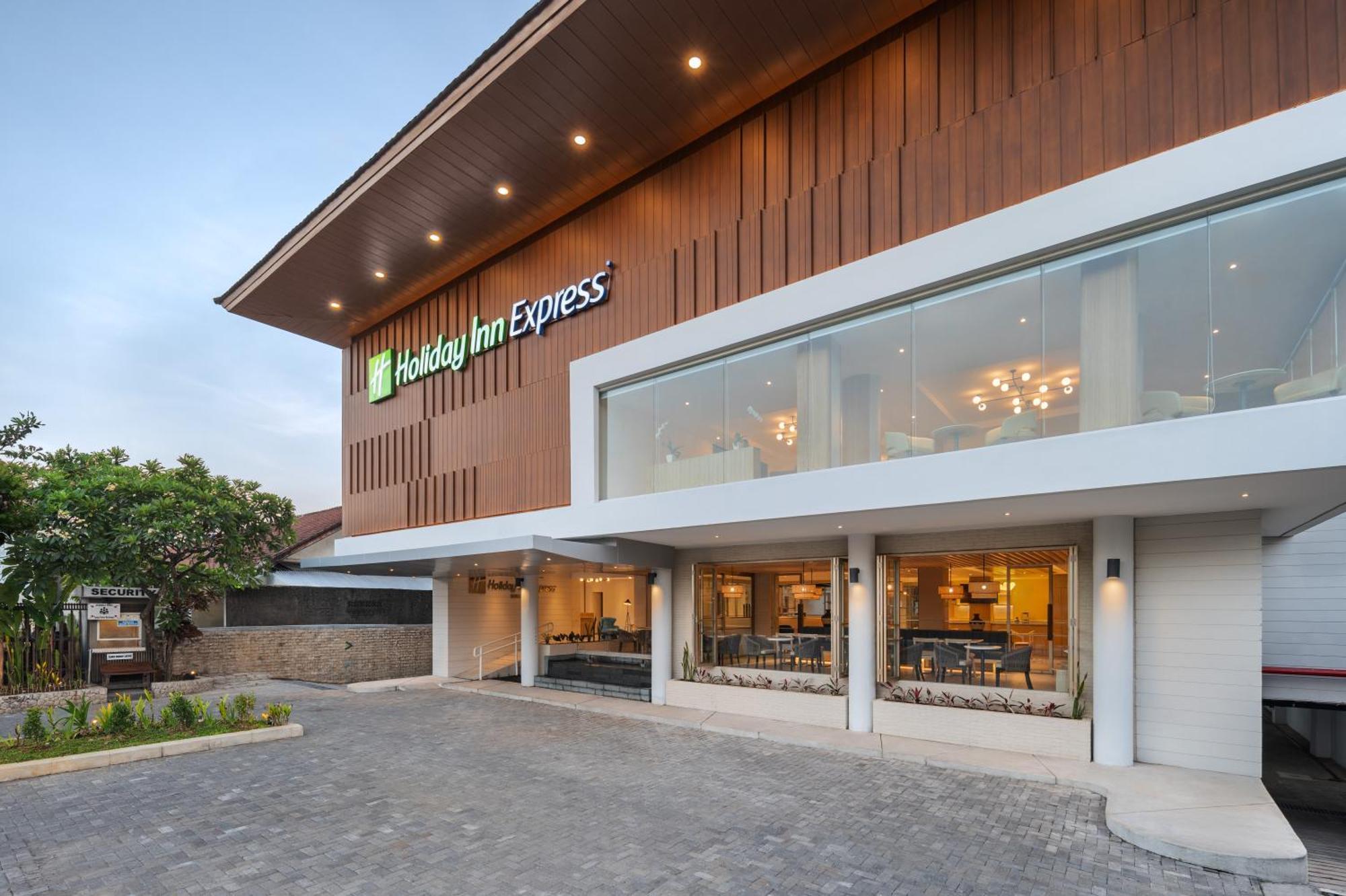 Hotel Express Bali Sunset Road By Ihg 3*