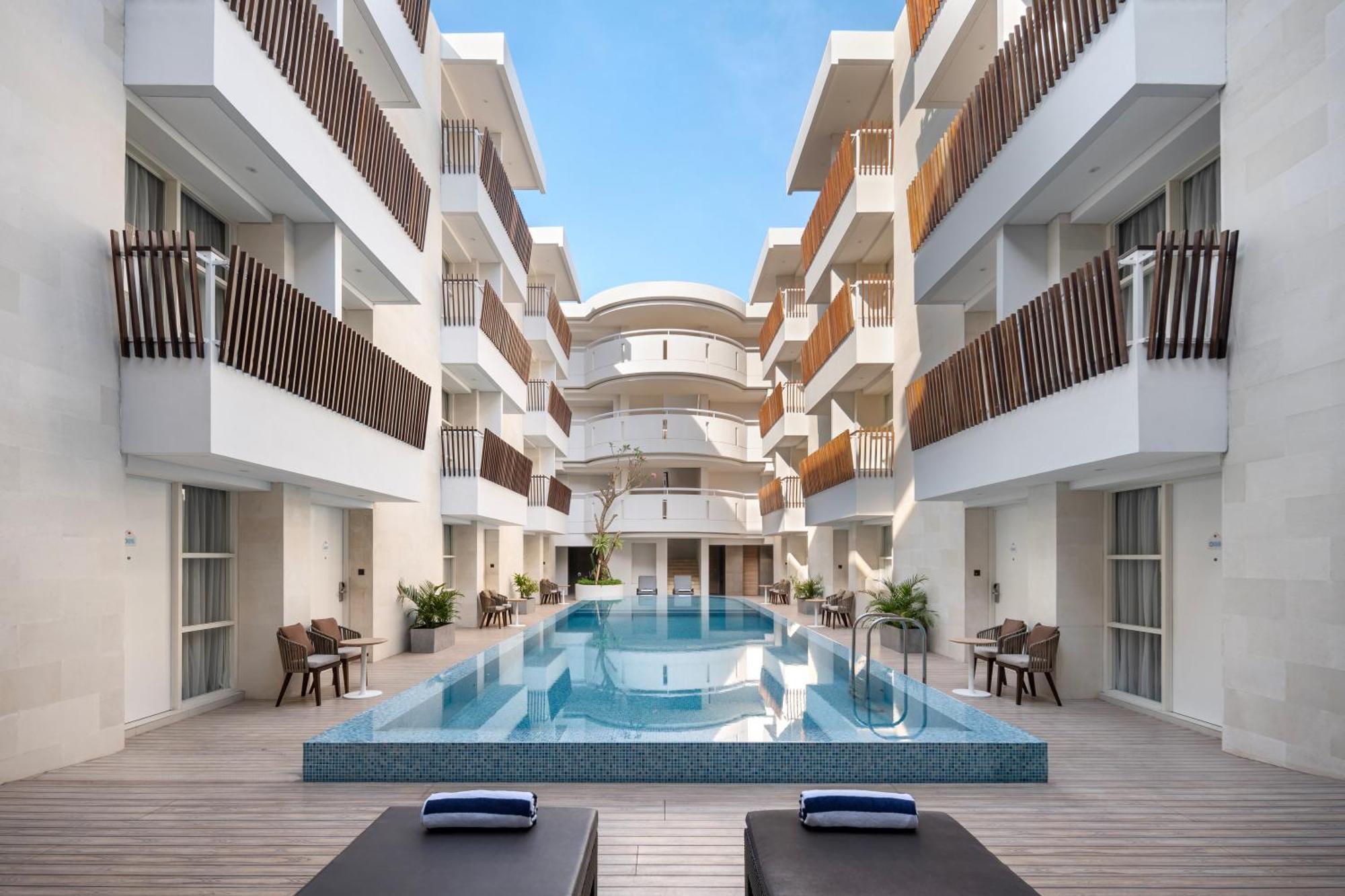 Express Bali Sunset Road By Ihg Hotel 3*