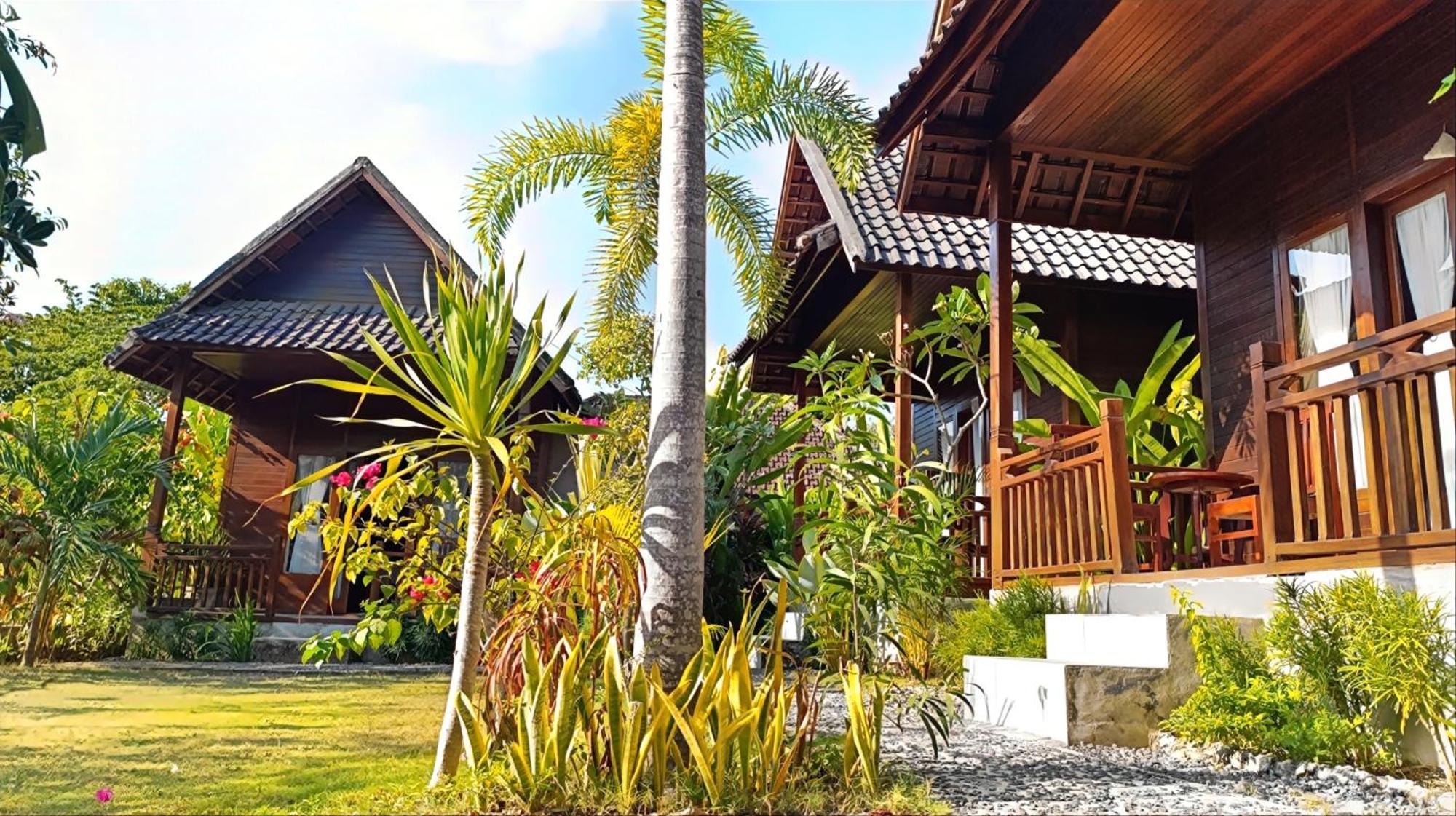 Guest house Kurnia & *