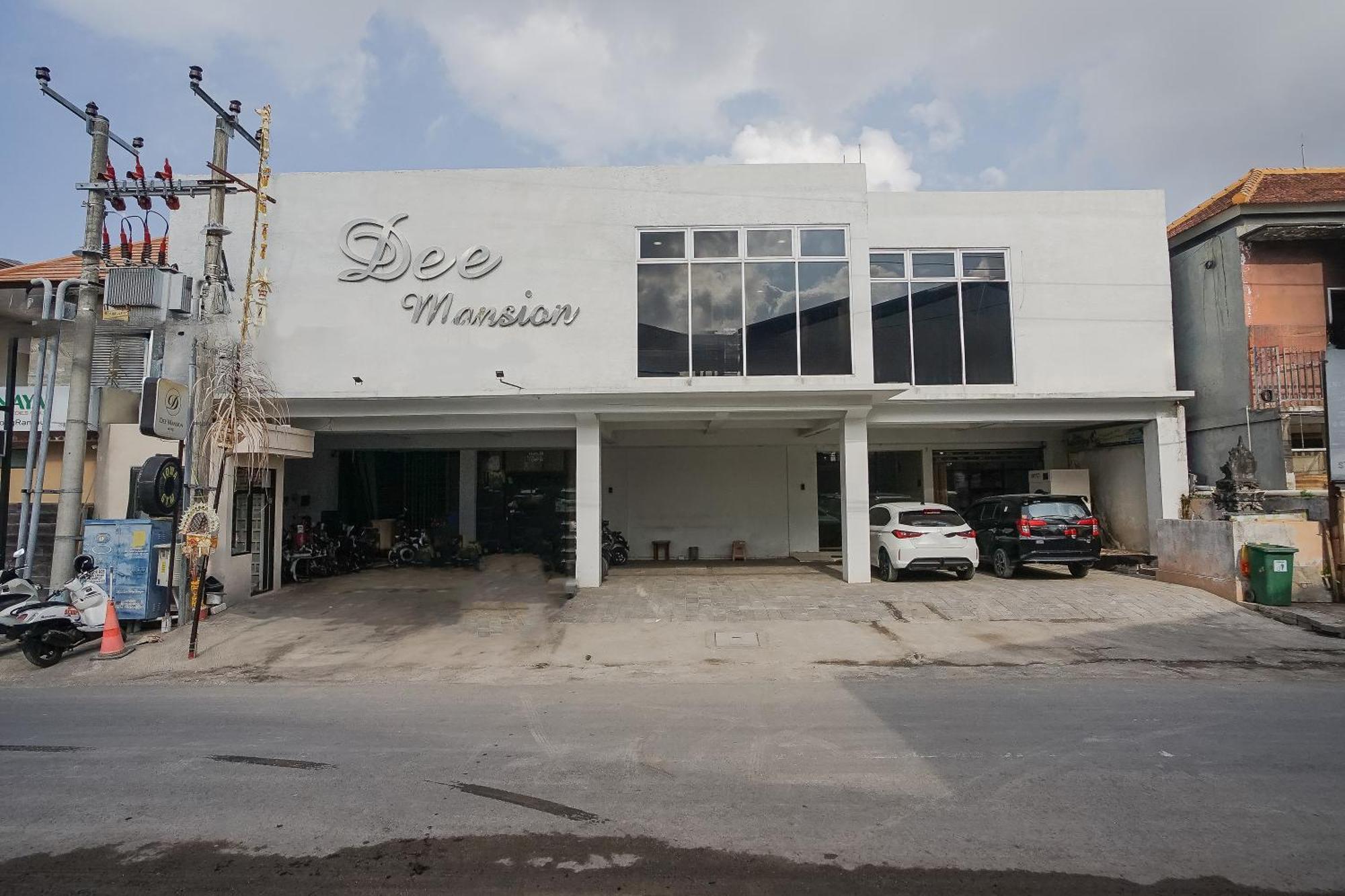 Dee Hotel