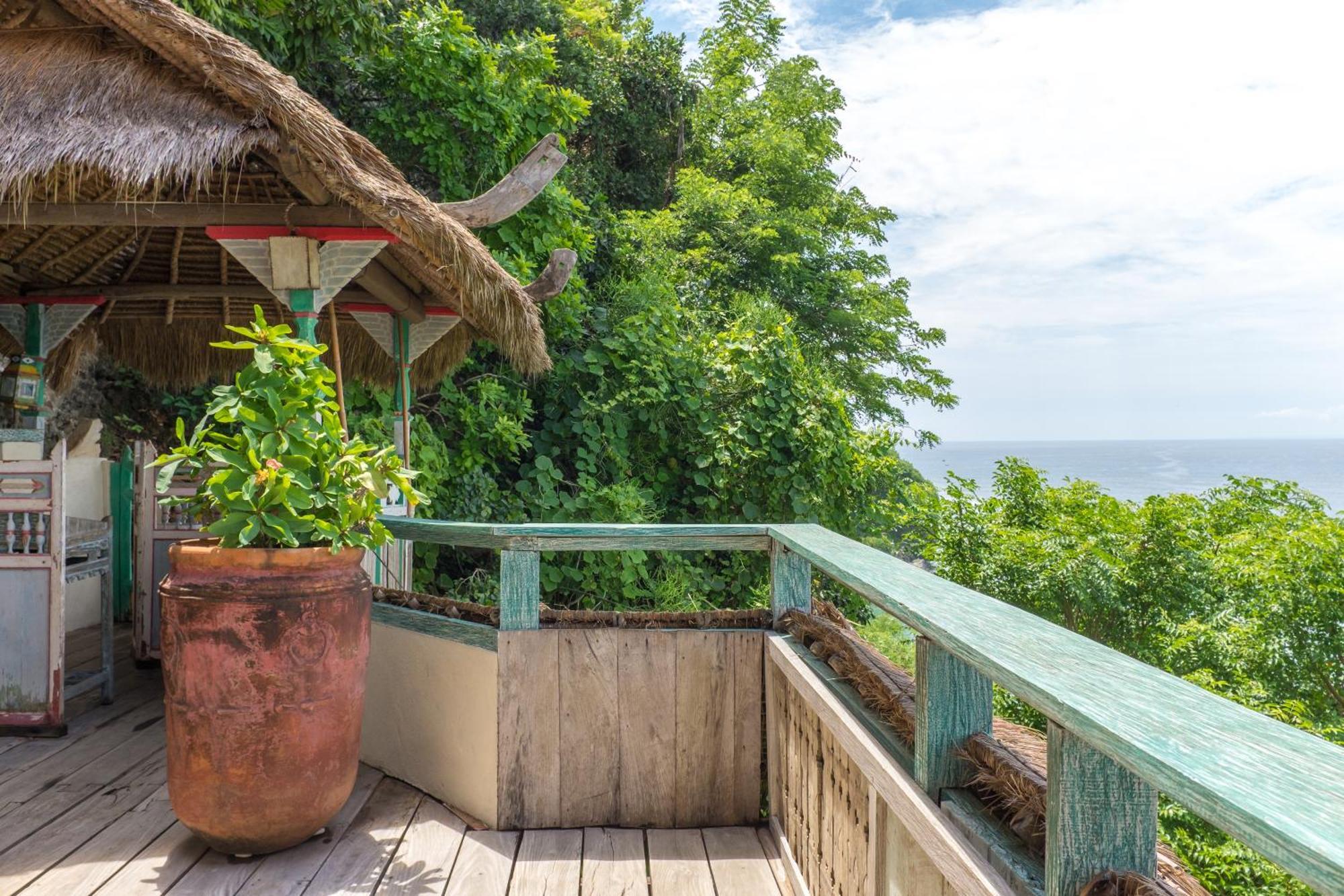 The Temple Uluwatu (Bali)