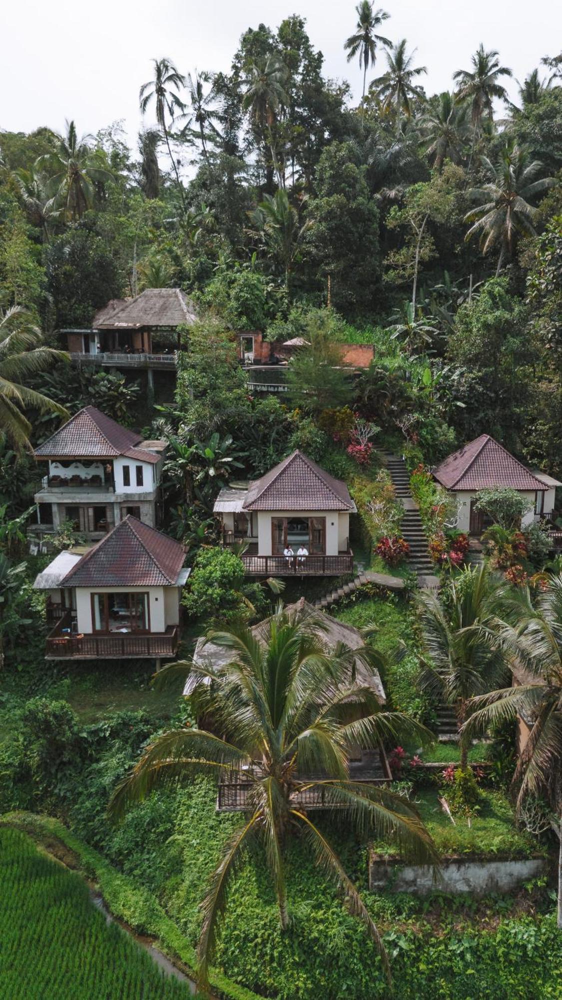 Tirta Sari Villa *
