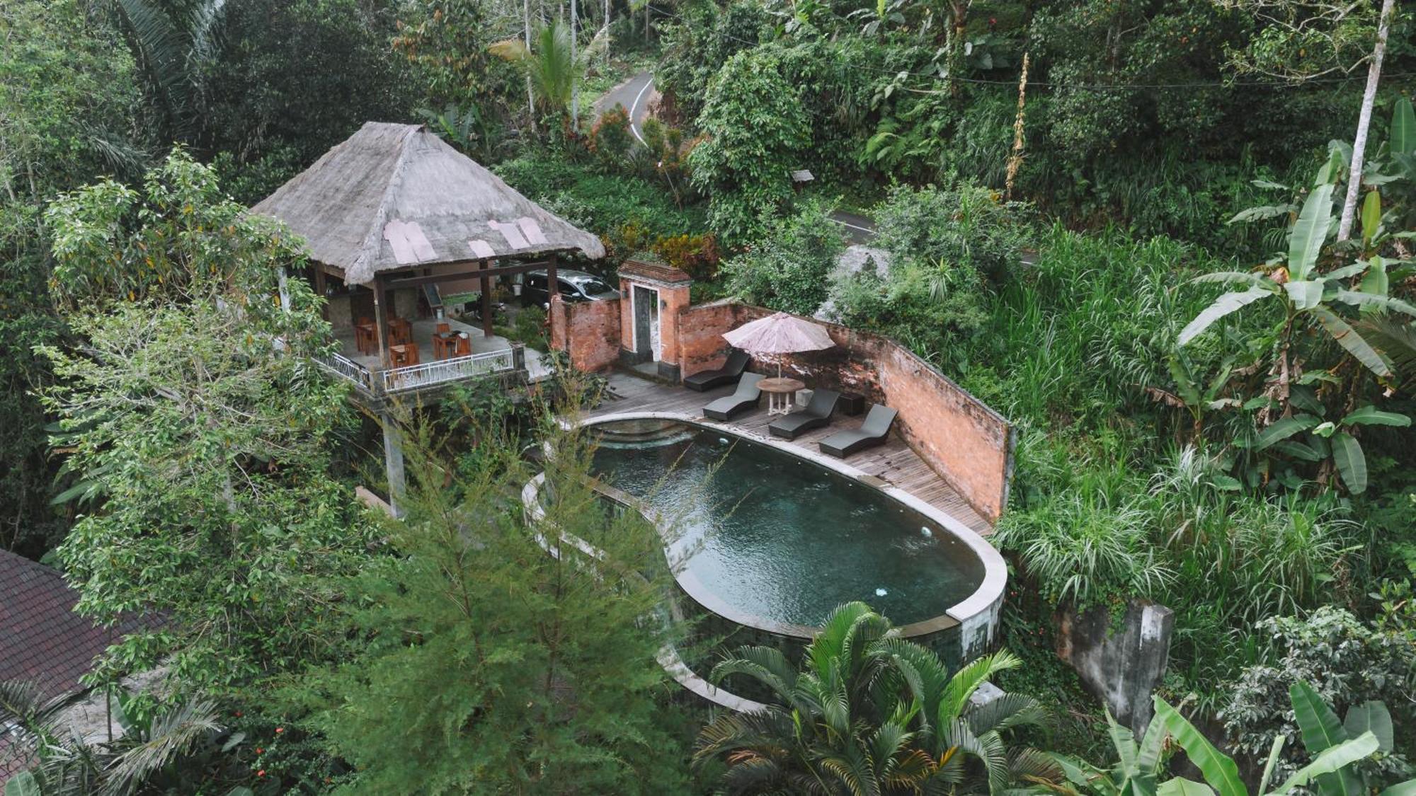 Villa Tirta Sari *