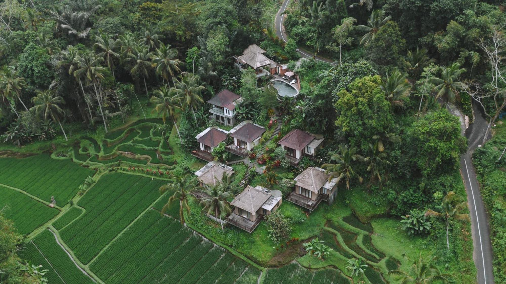 Tirta Sari Villa *