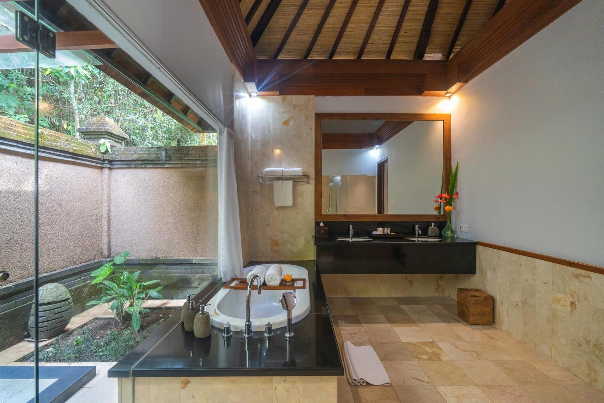 The Lokha Resort, & Resor