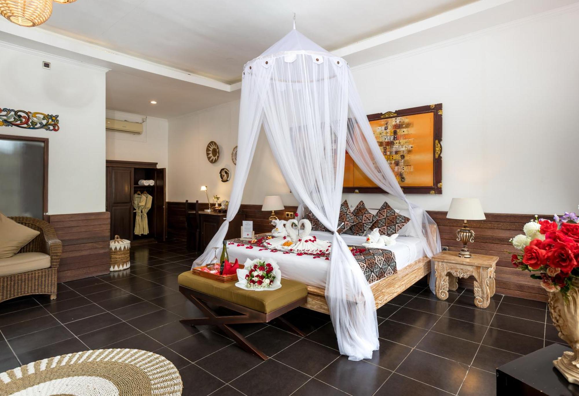 Raya Boutique Hotel 3*