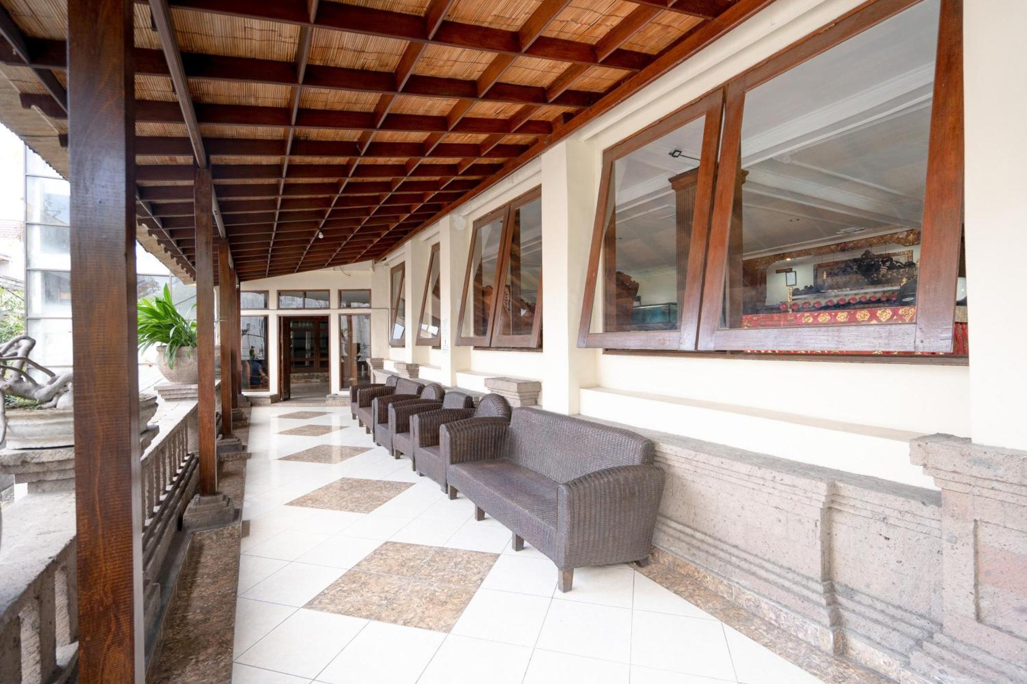 Reddoorz At Mahajaya Guest house 3*