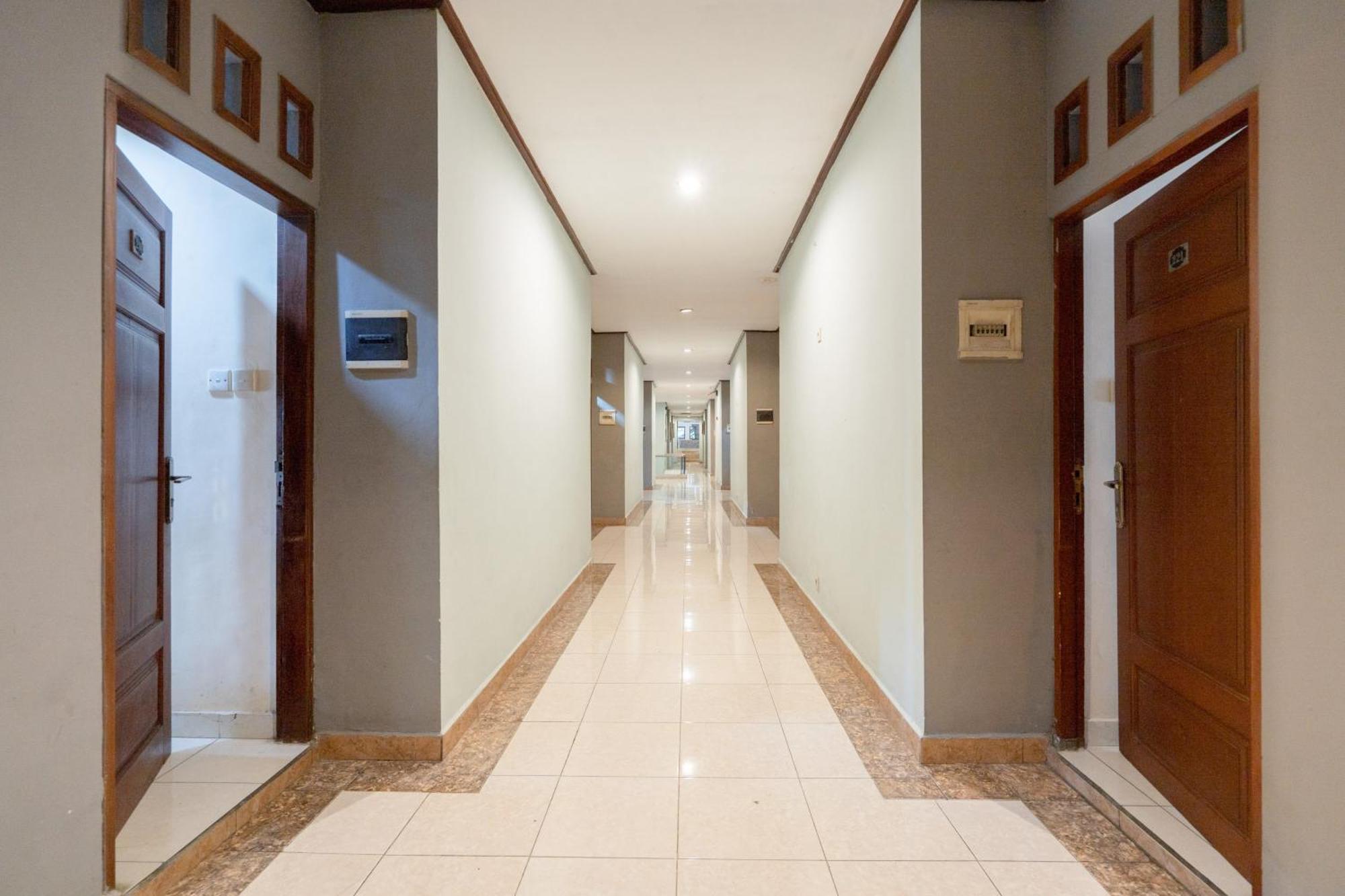 Guest house Reddoorz At Mahajaya 3*