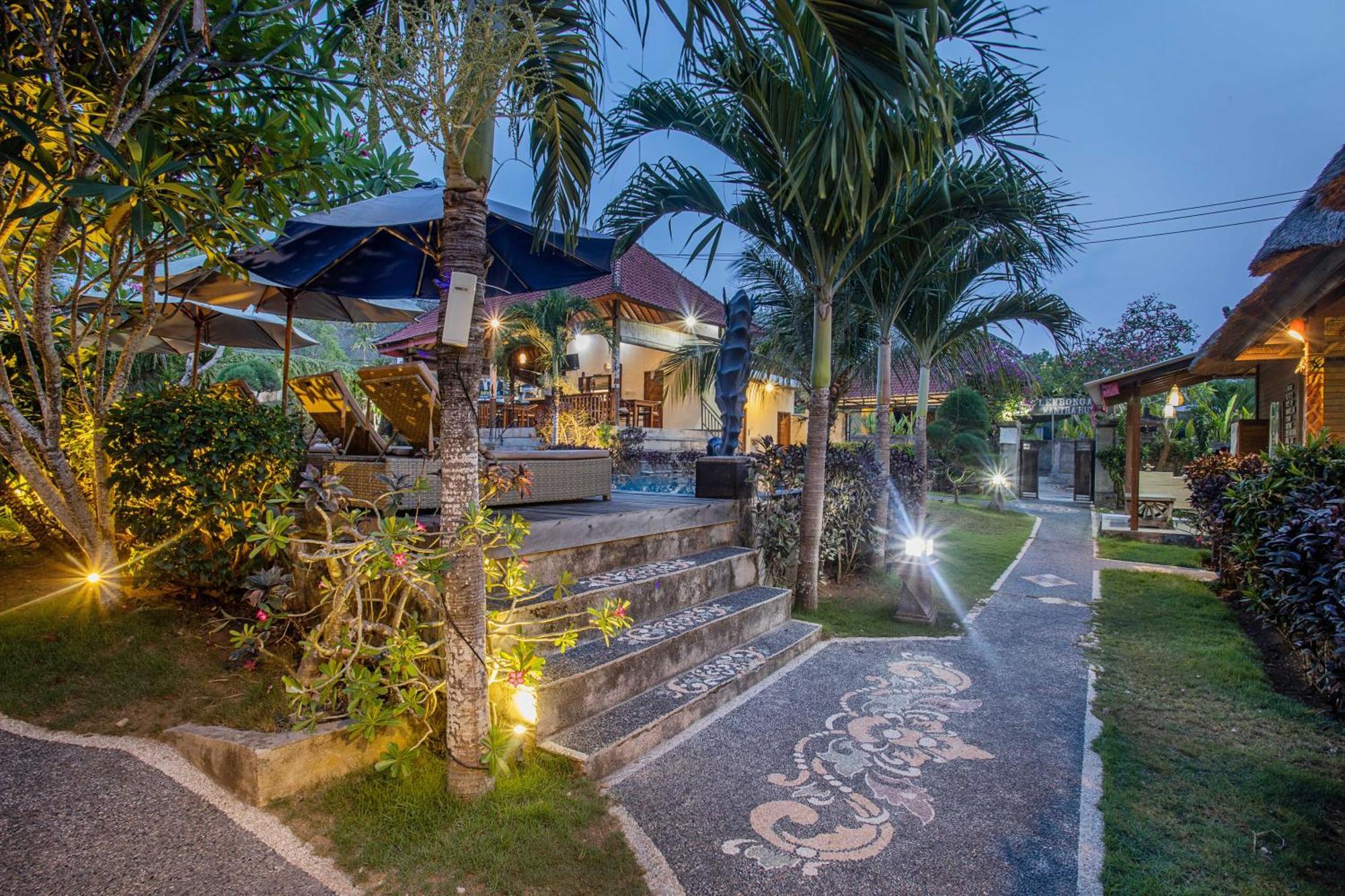 Mantra Huts 4*