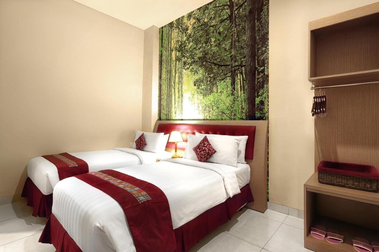 Hotel Kuta Park 4*