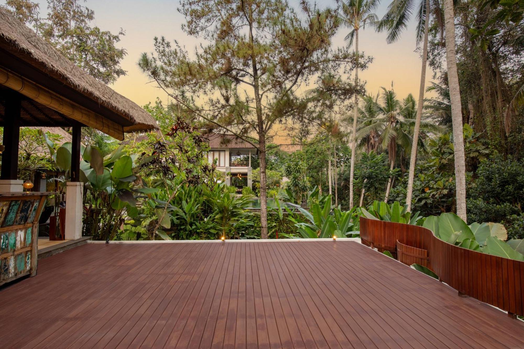 Suara Air Luxury Villa *