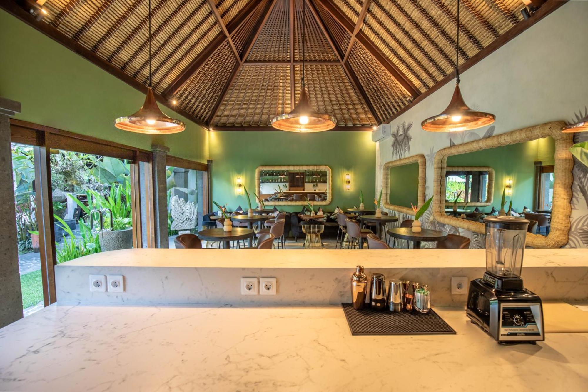 Suara Air Luxury Villa *