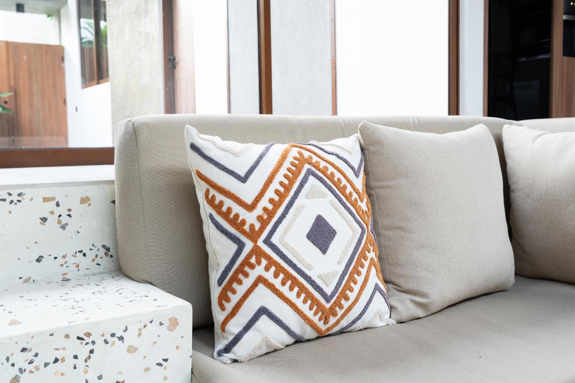 Kammora Living And - Bali Way Aparthotel