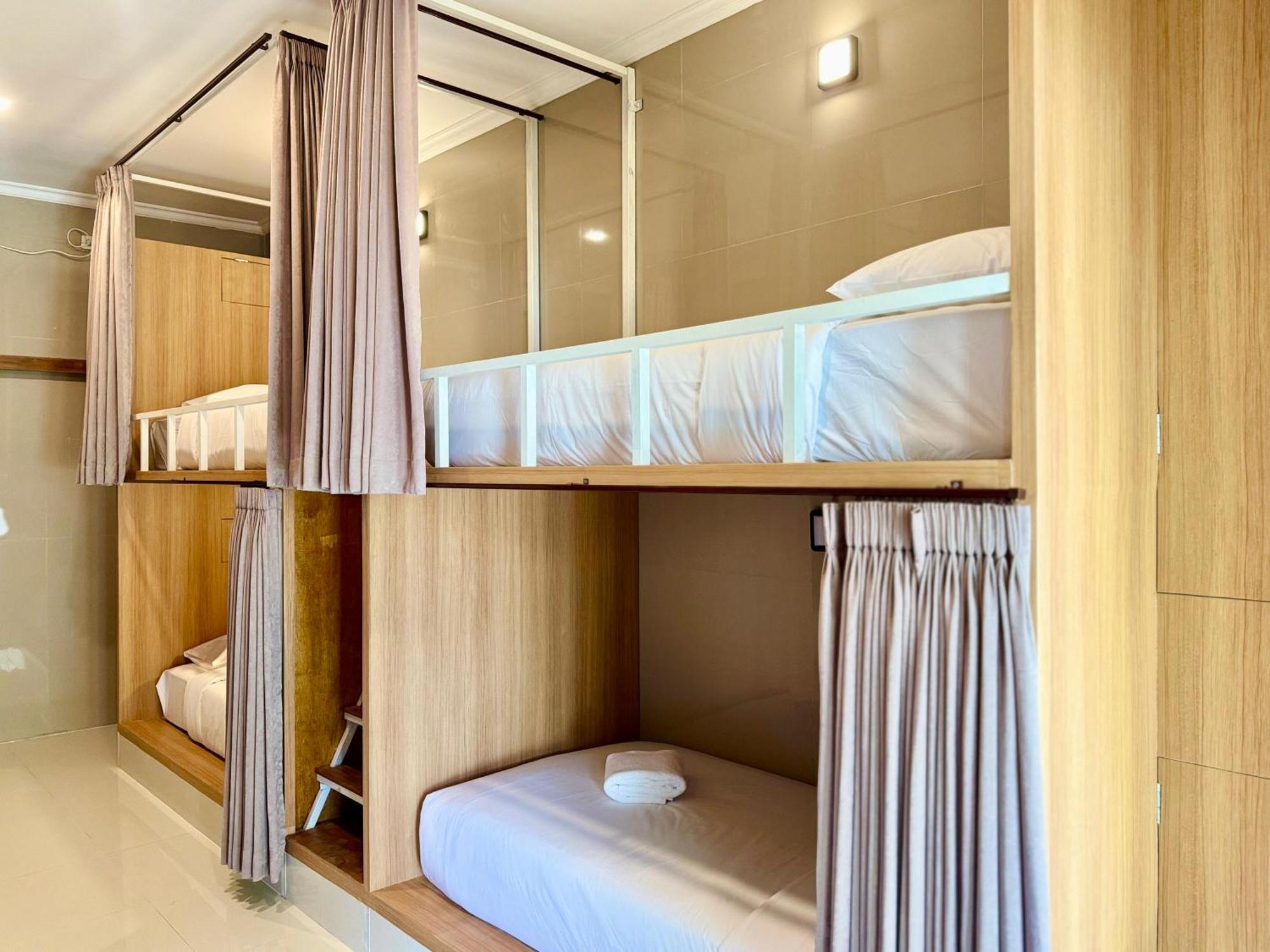 Center Hostel *