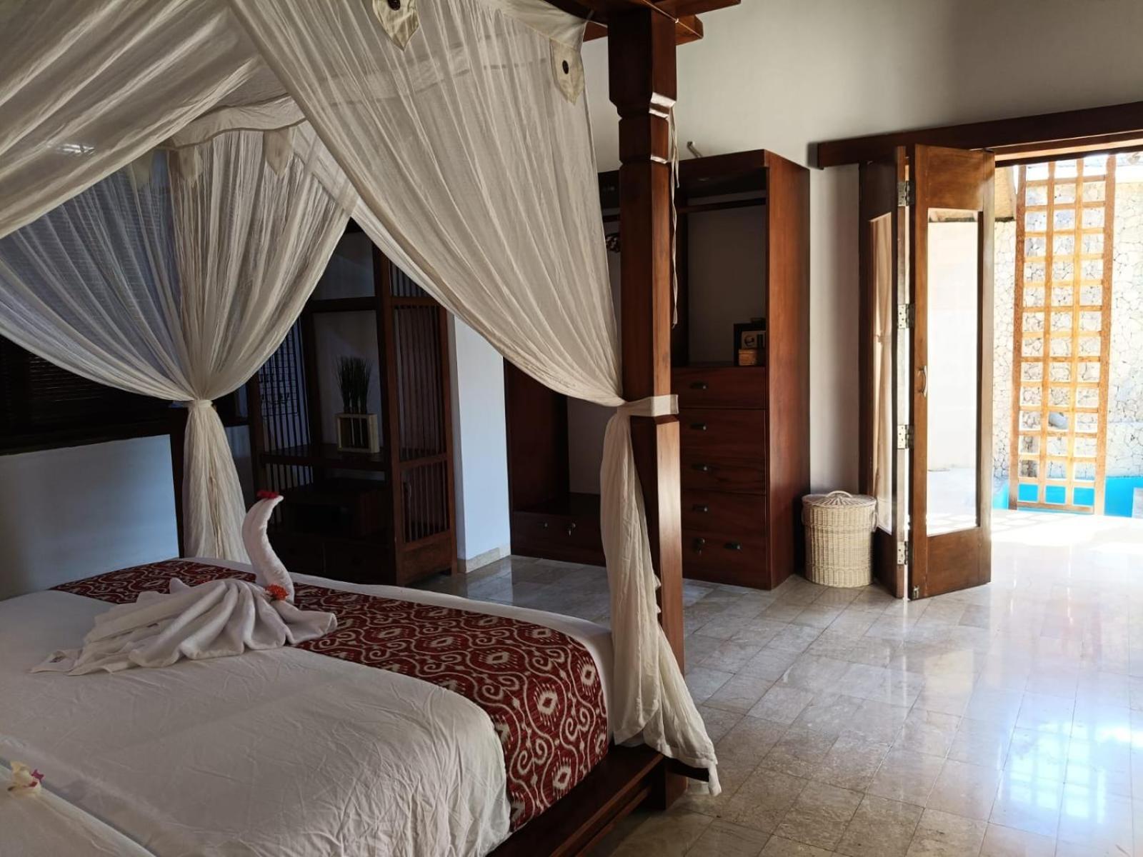 Sari Bumi Menjangan Hotel 3*