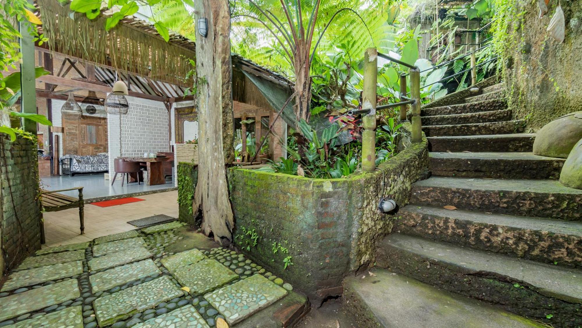 Umah Tis Sebatu Lodge *
