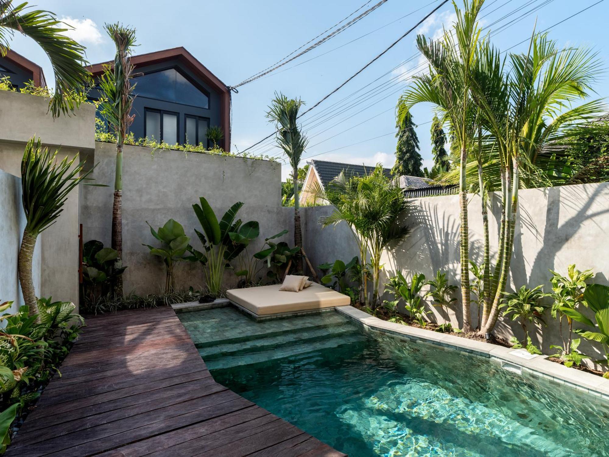Blacksand Villa *