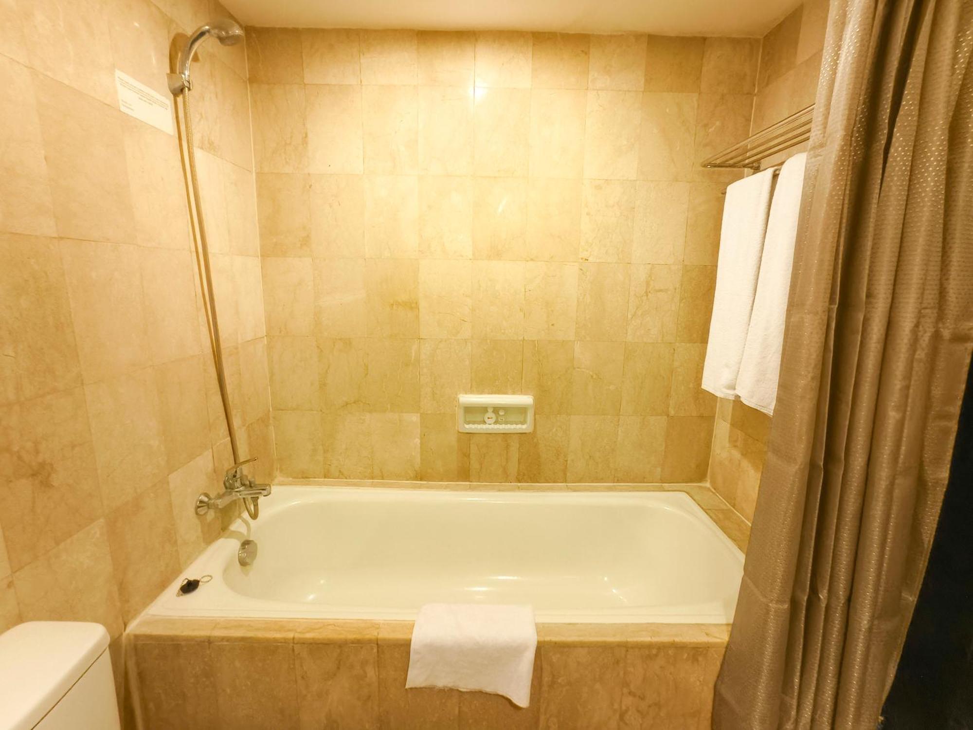 Hotel The Tandibayang & 3*