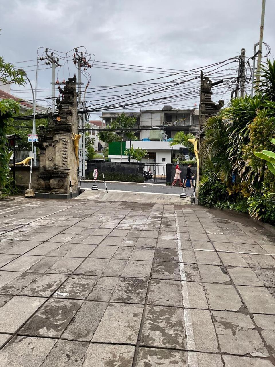 Hotel Sari Bunga Kuta Bali 3*