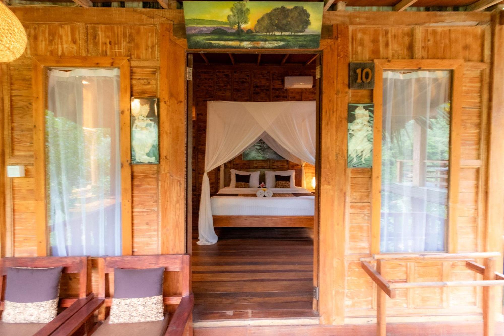Resor Doni House & 3*