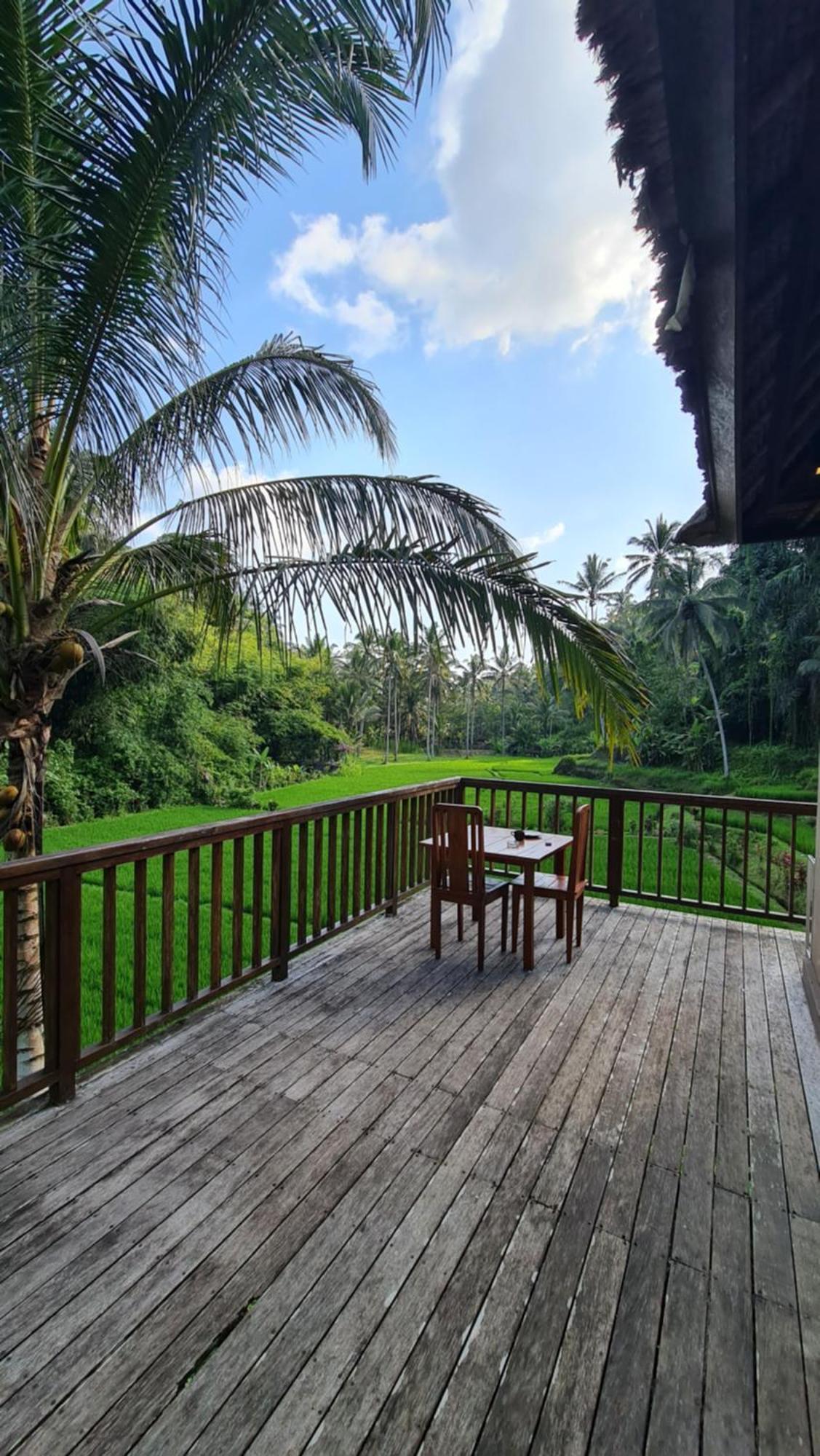 Tirta Sari Villa *