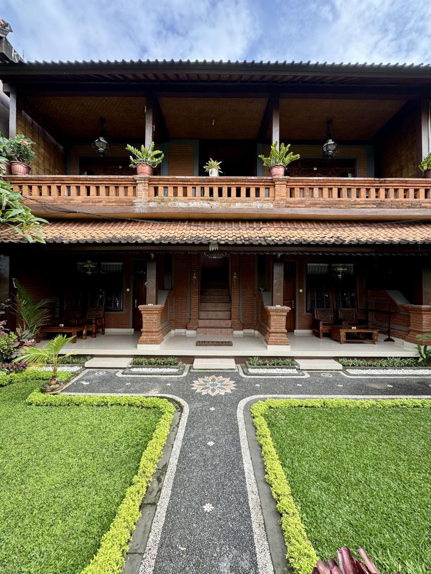 Danasari Homestay Guest house 2*