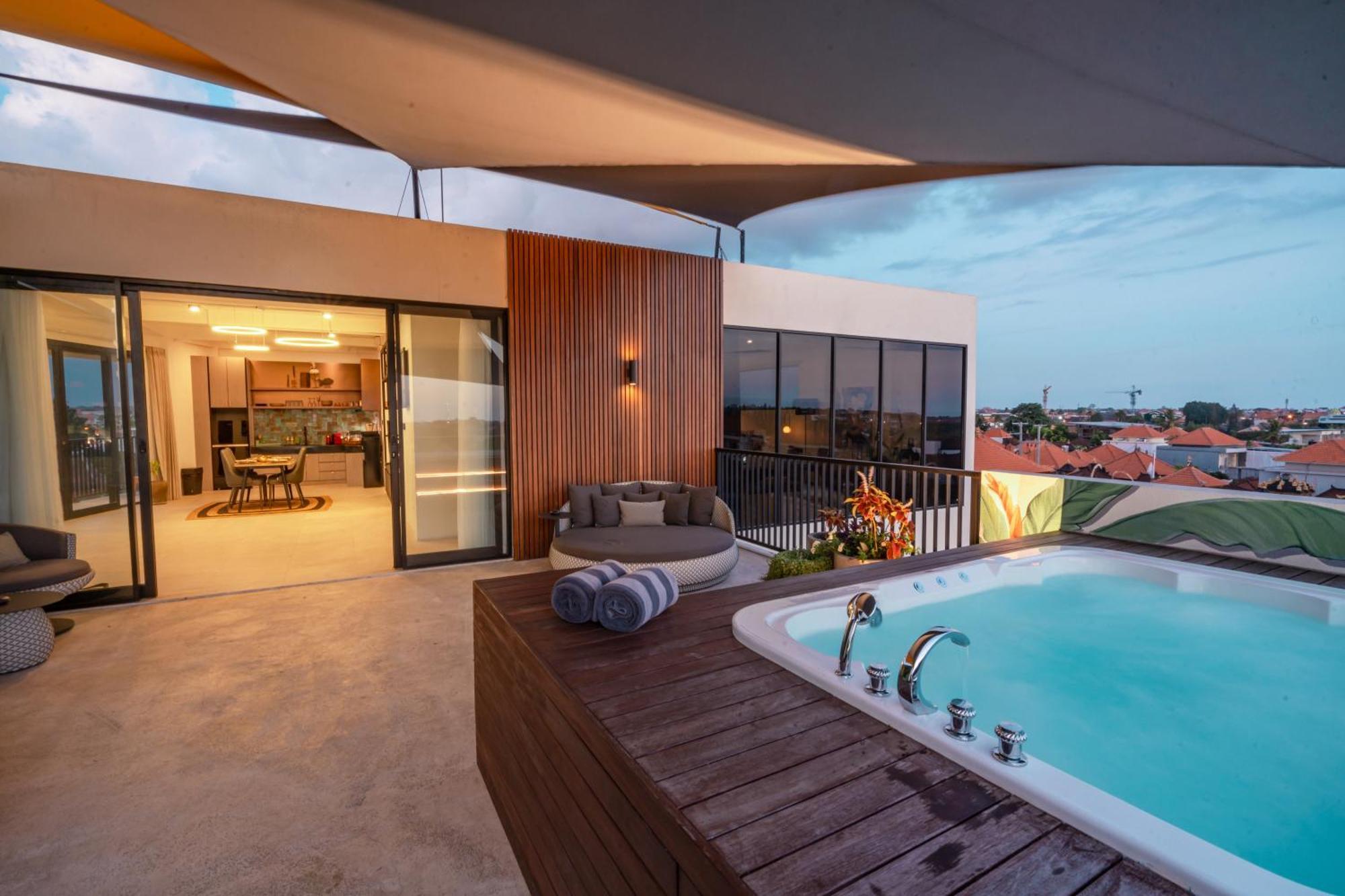 Onyx Aparthotel 5*