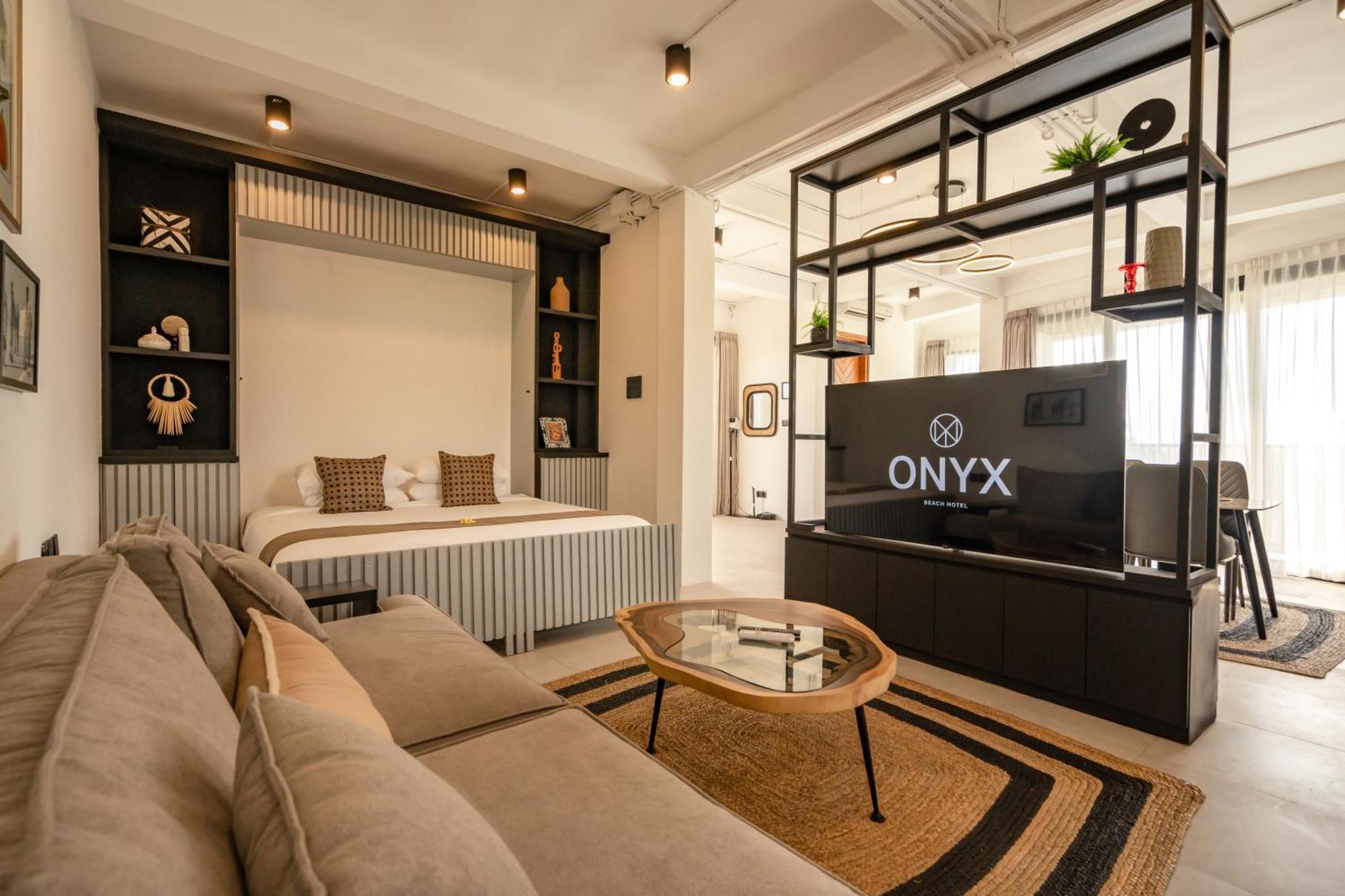 Onyx 5*